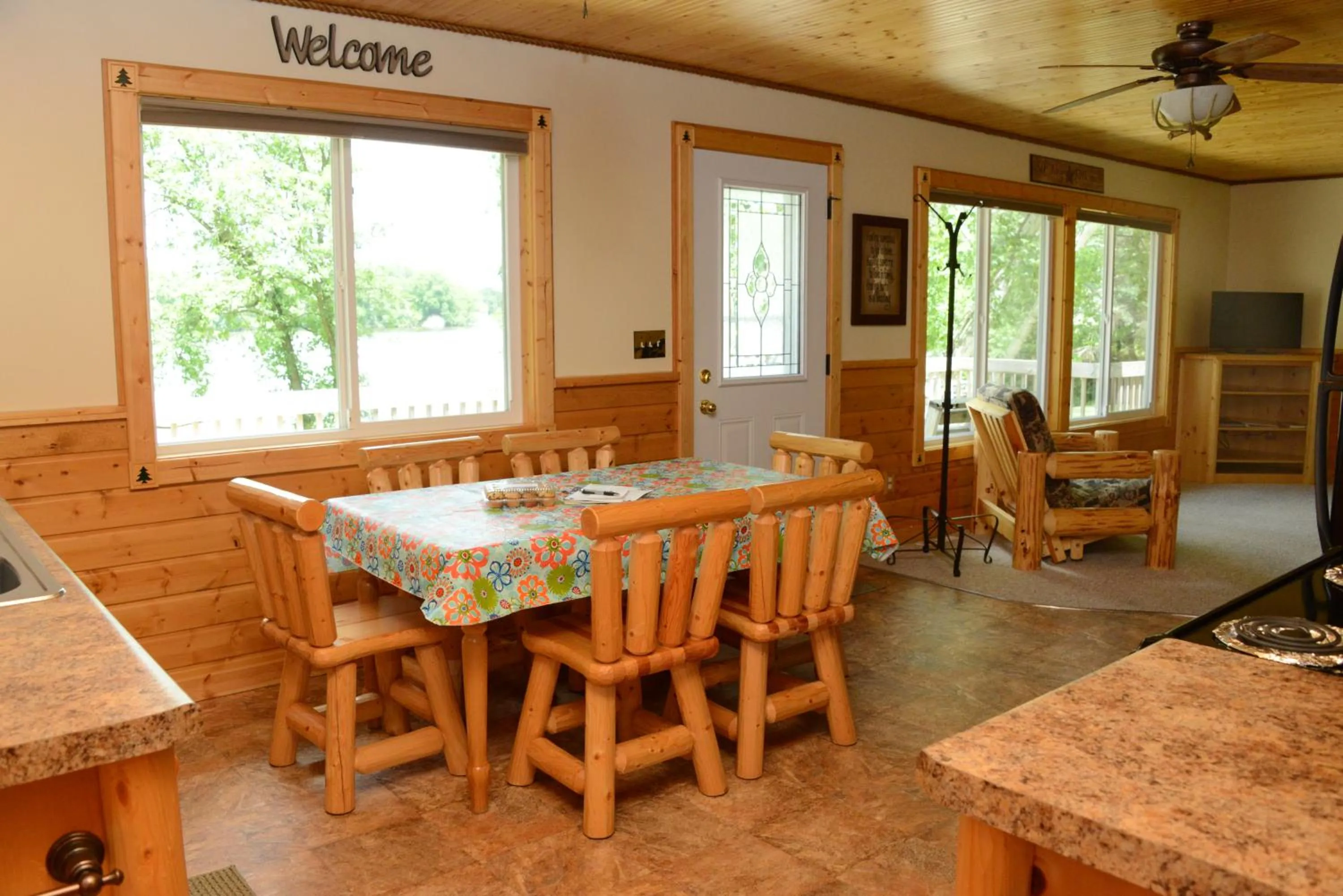 Coffee/tea facilities in Riverside Resort