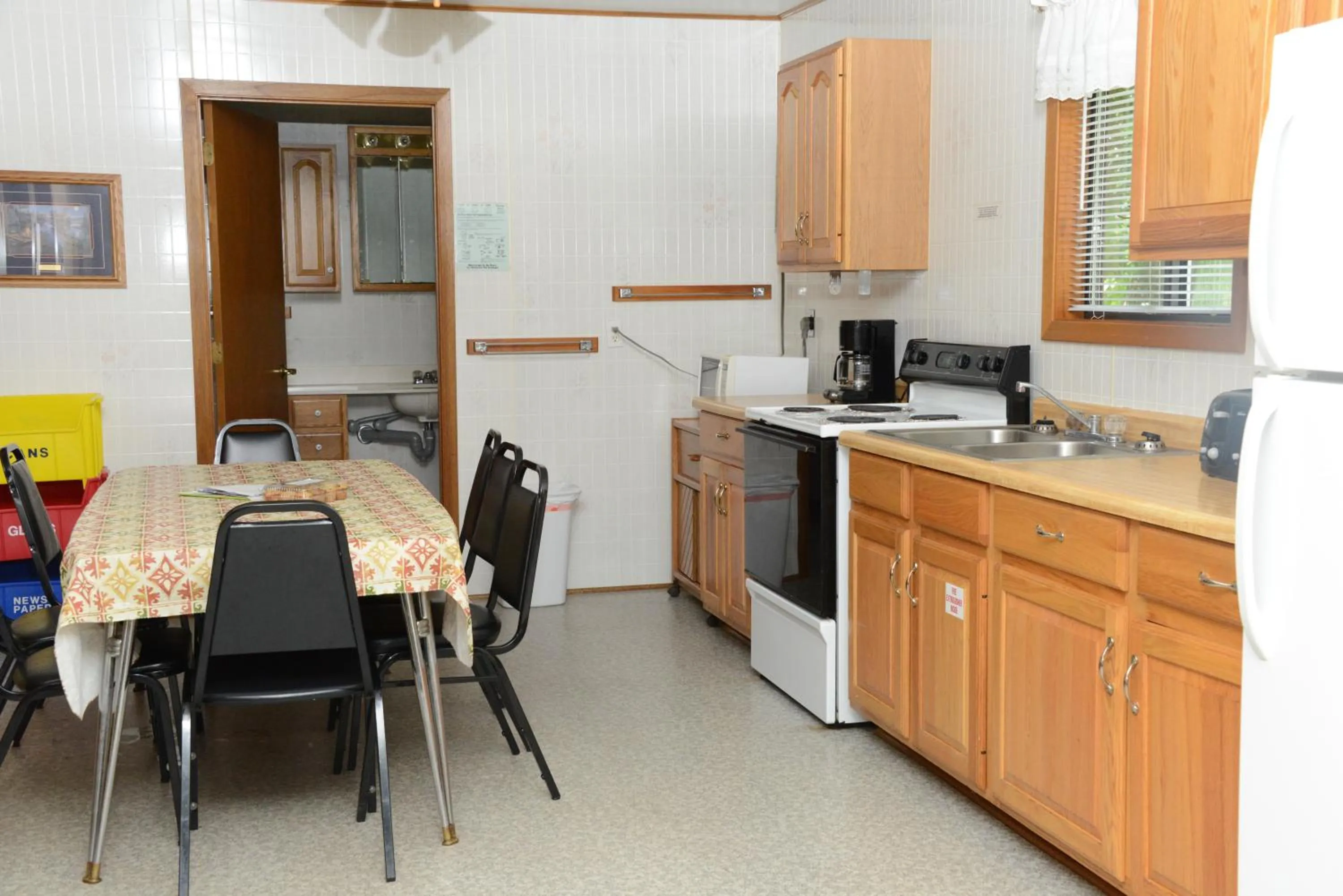 Coffee/tea facilities in Riverside Resort