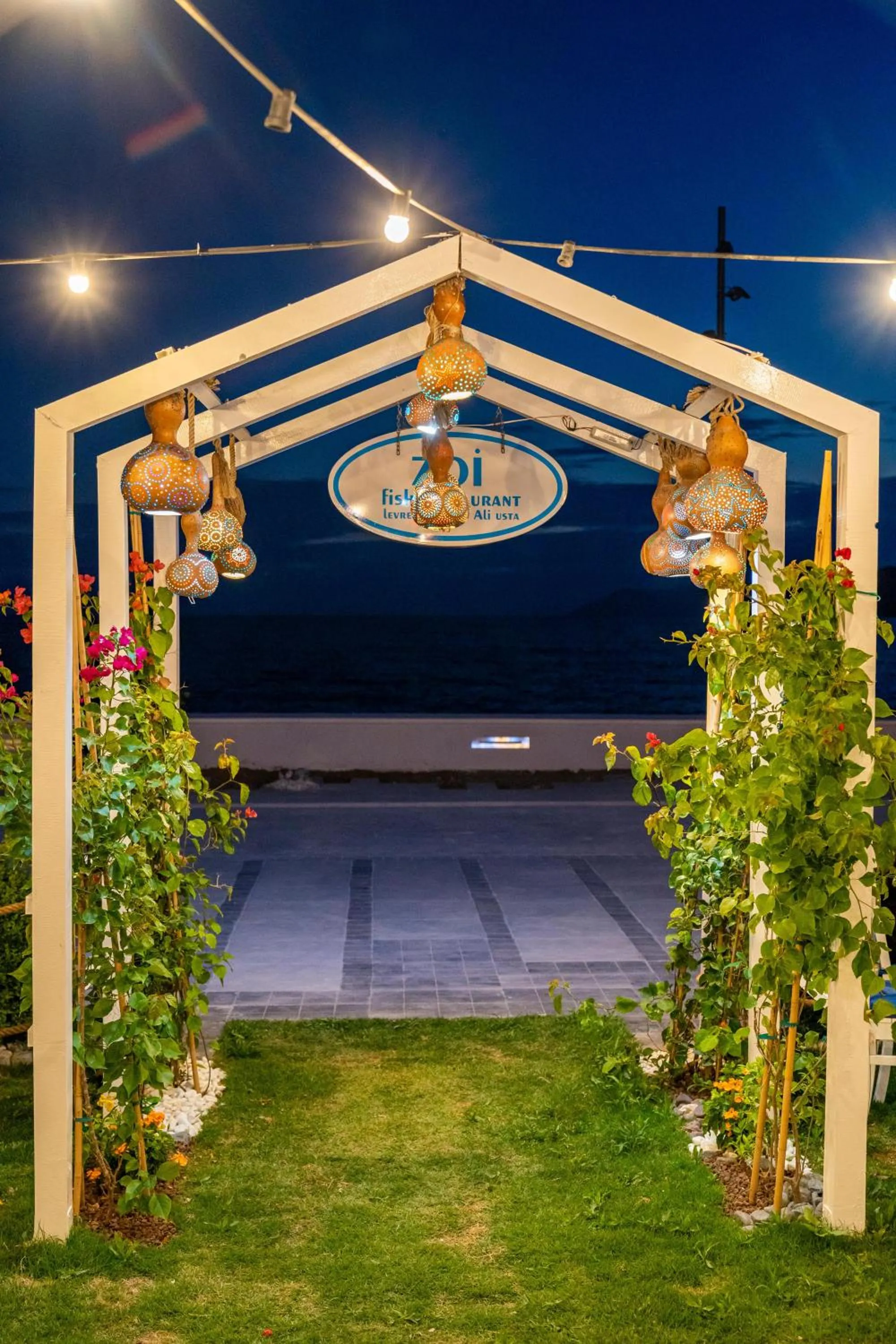 Garden in Uras Beach Hotel