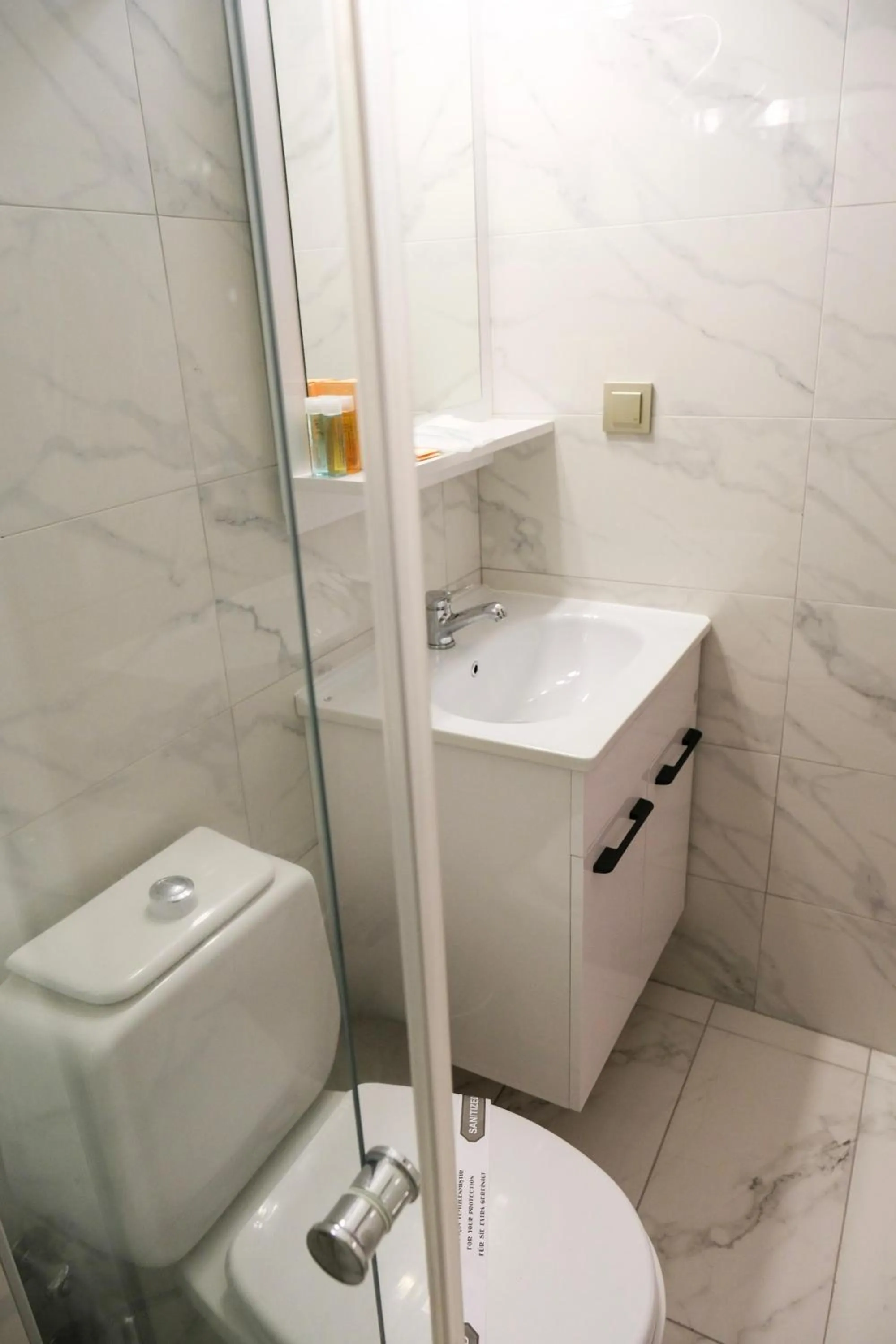 Shower in Uras Beach Hotel