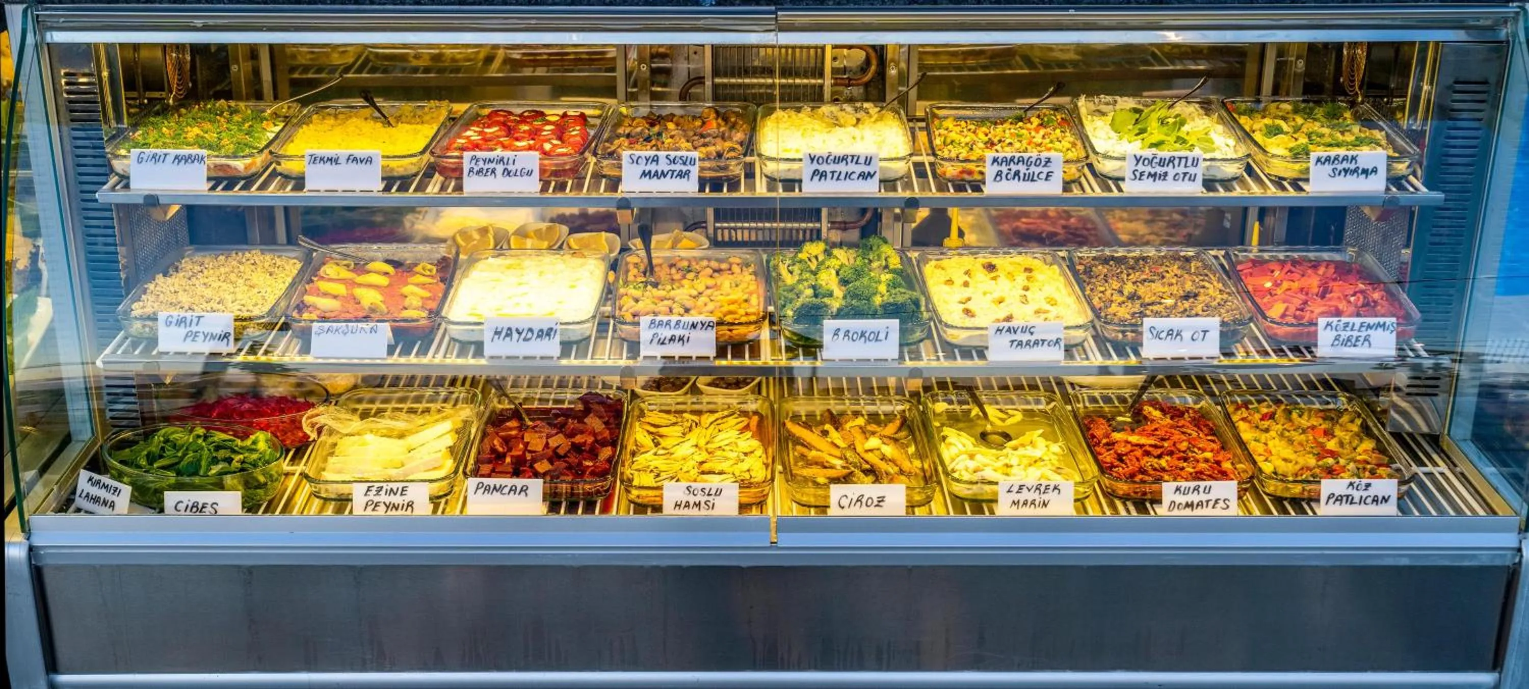 Restaurant/places to eat in Uras Beach Hotel