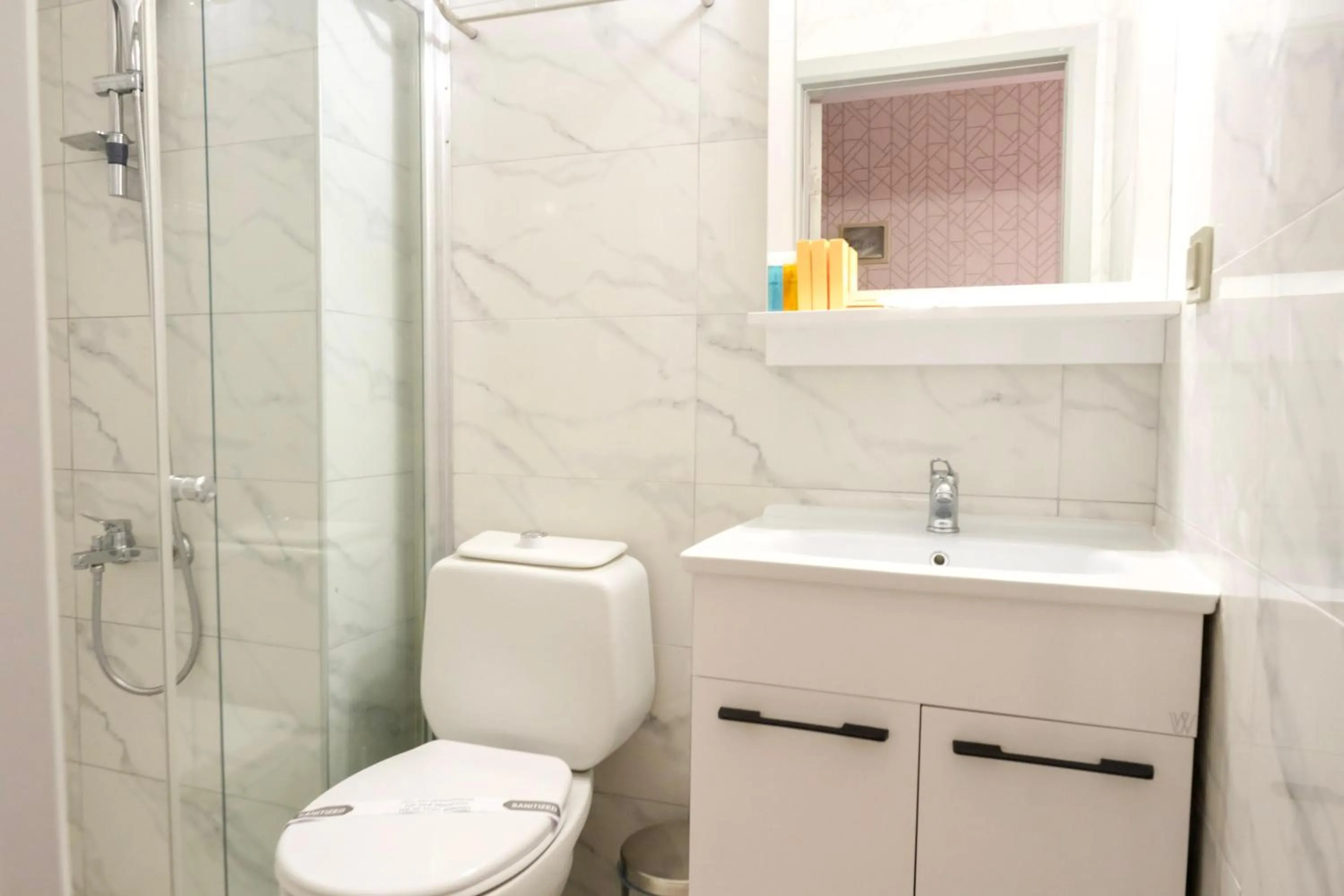 Shower in Uras Beach Hotel