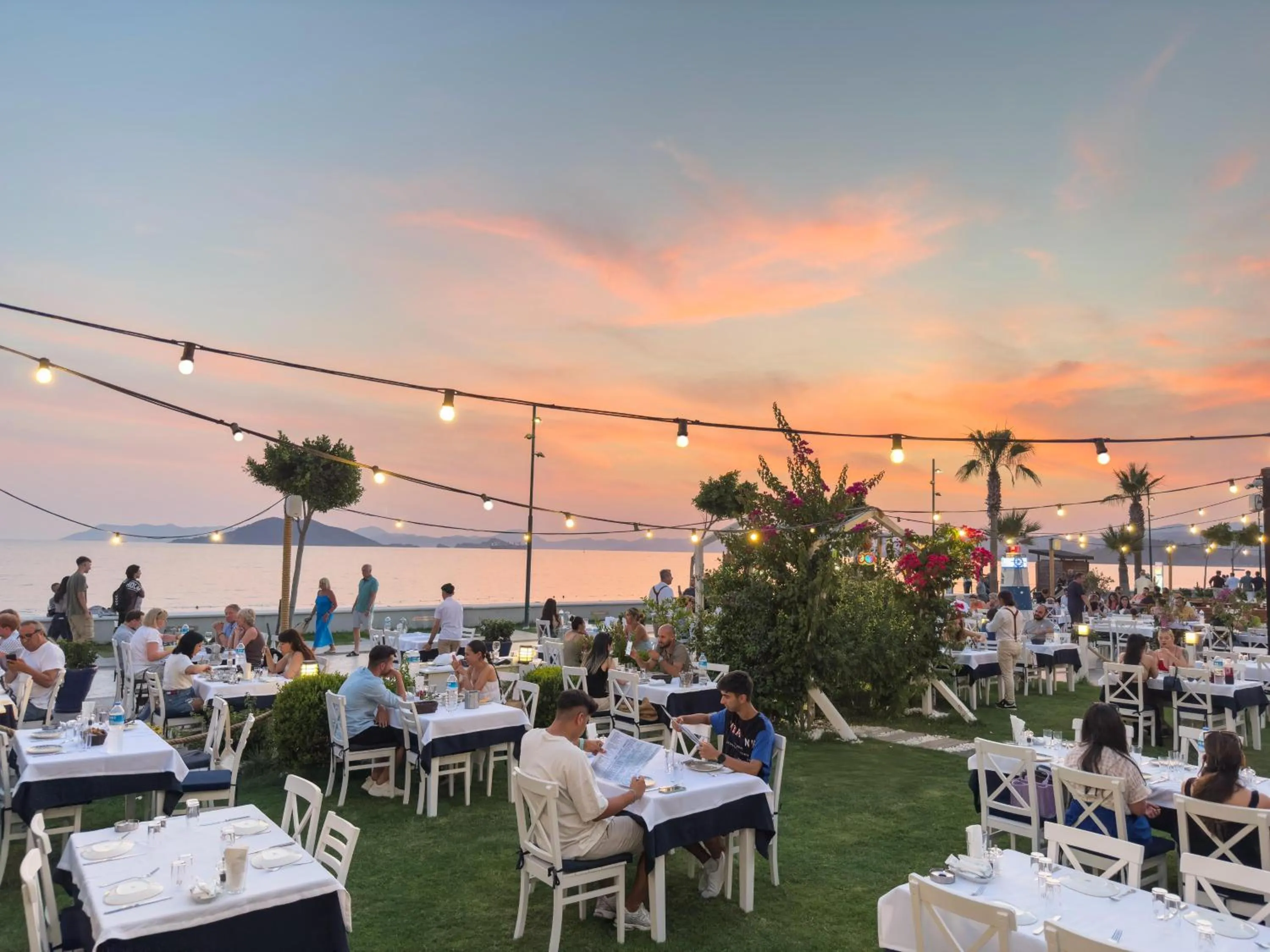 Restaurant/places to eat in Uras Beach Hotel