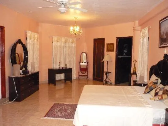 Photo of the whole room, Bed in Mansion Giahn Bed & Breakfast