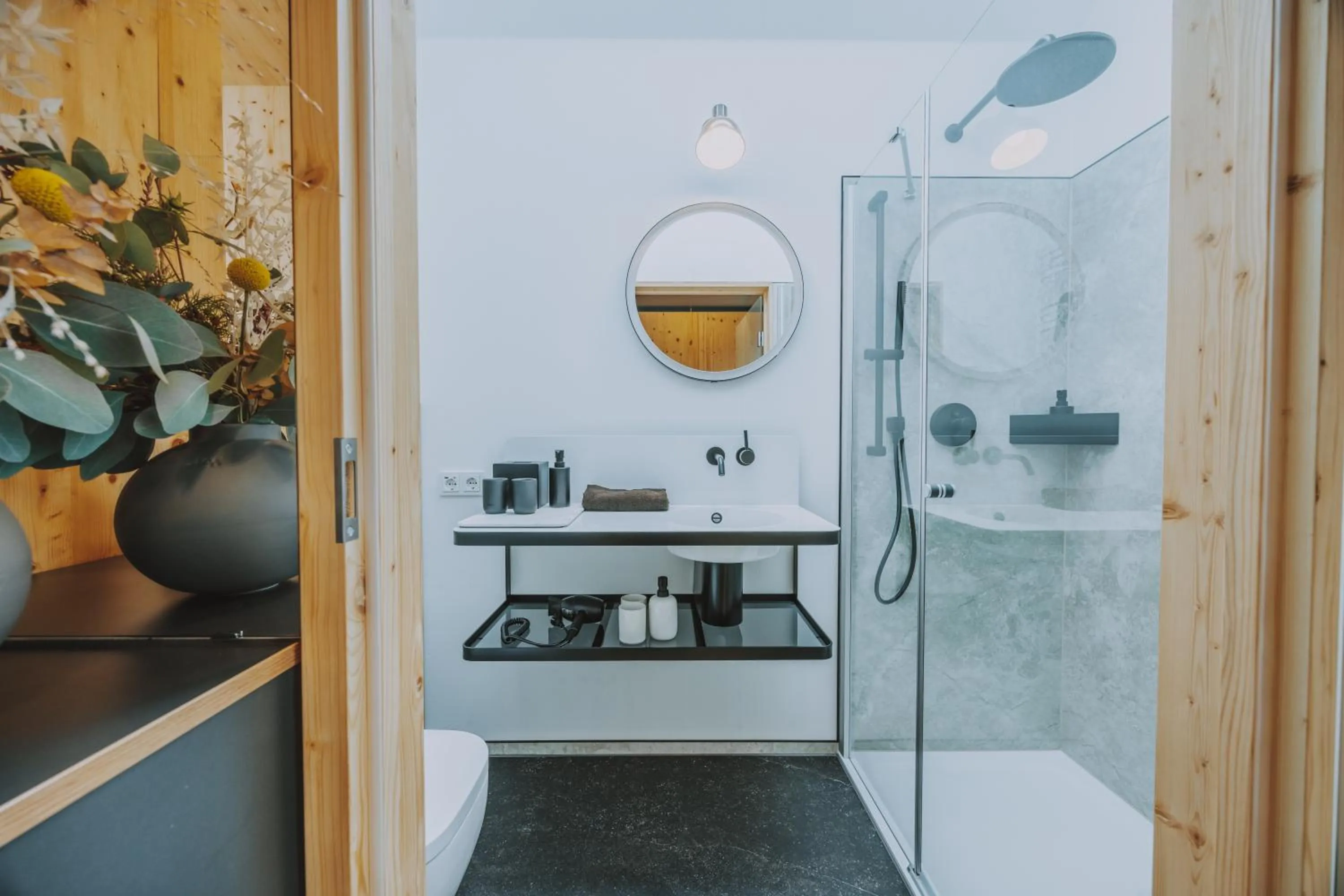 Shower in Nordhäuser Fürstenhof & TinySky-Resort