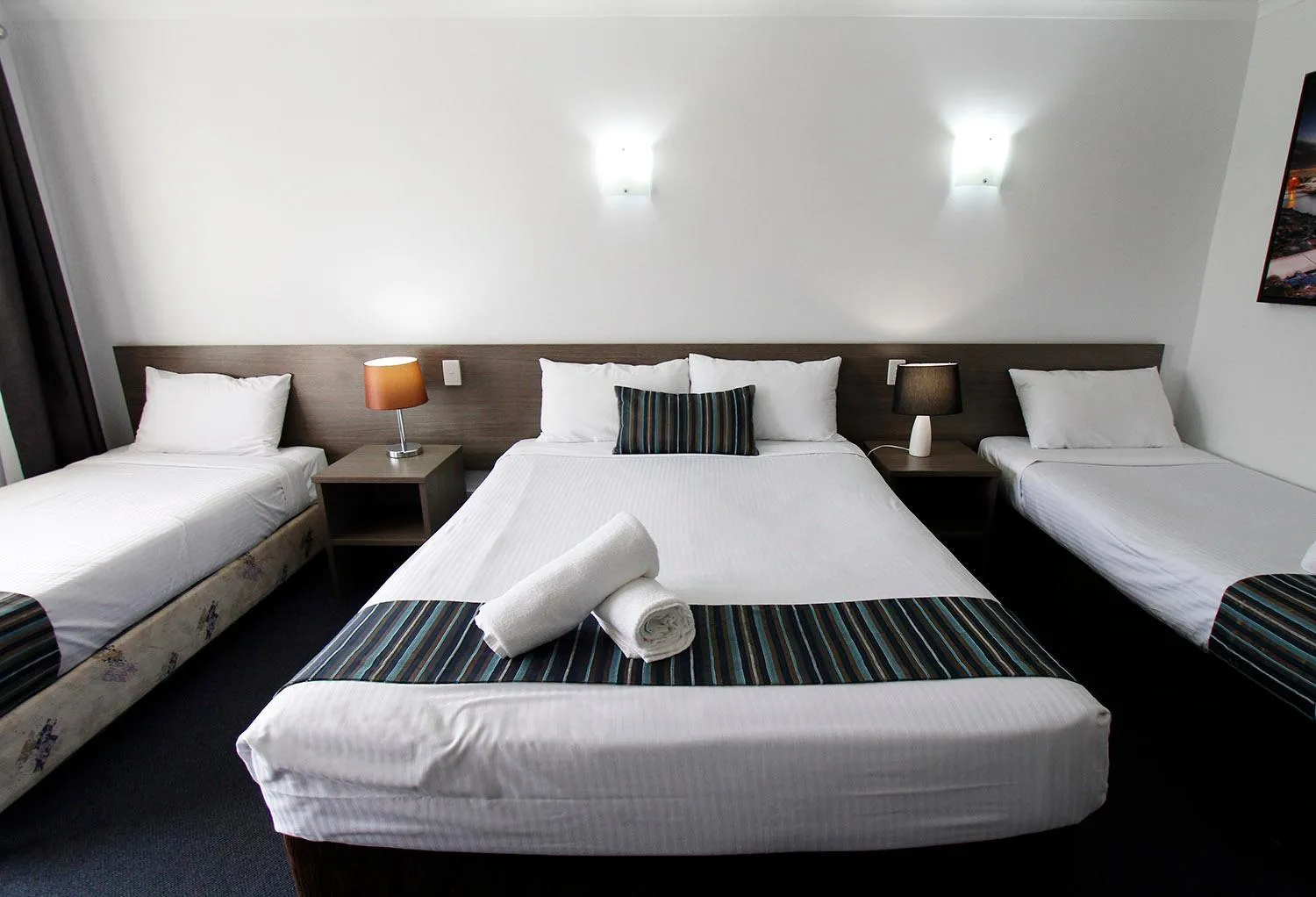 Bed in Sugar Country Motor Inn