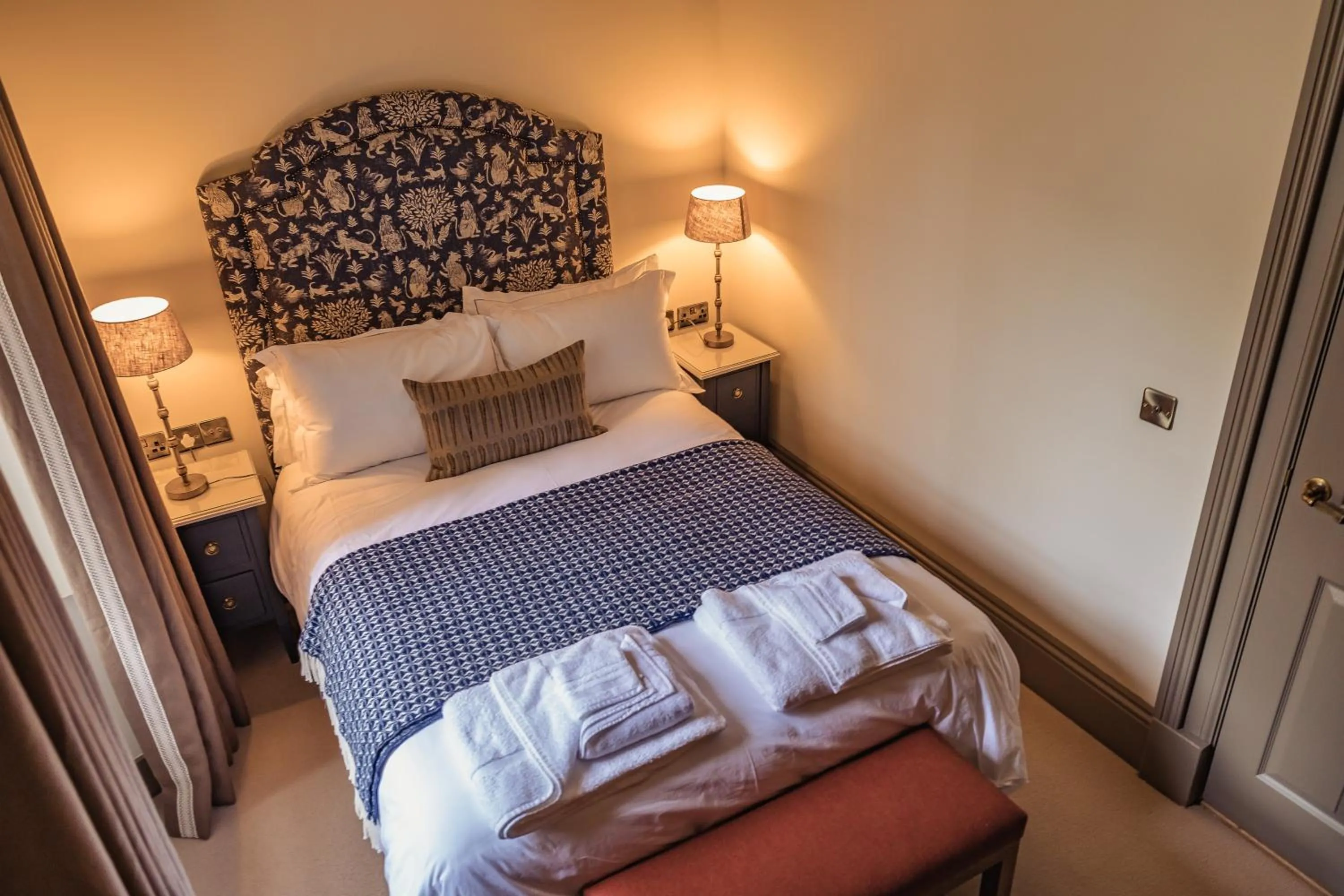 Cozy Double Room in The Residence by Atholl Arms