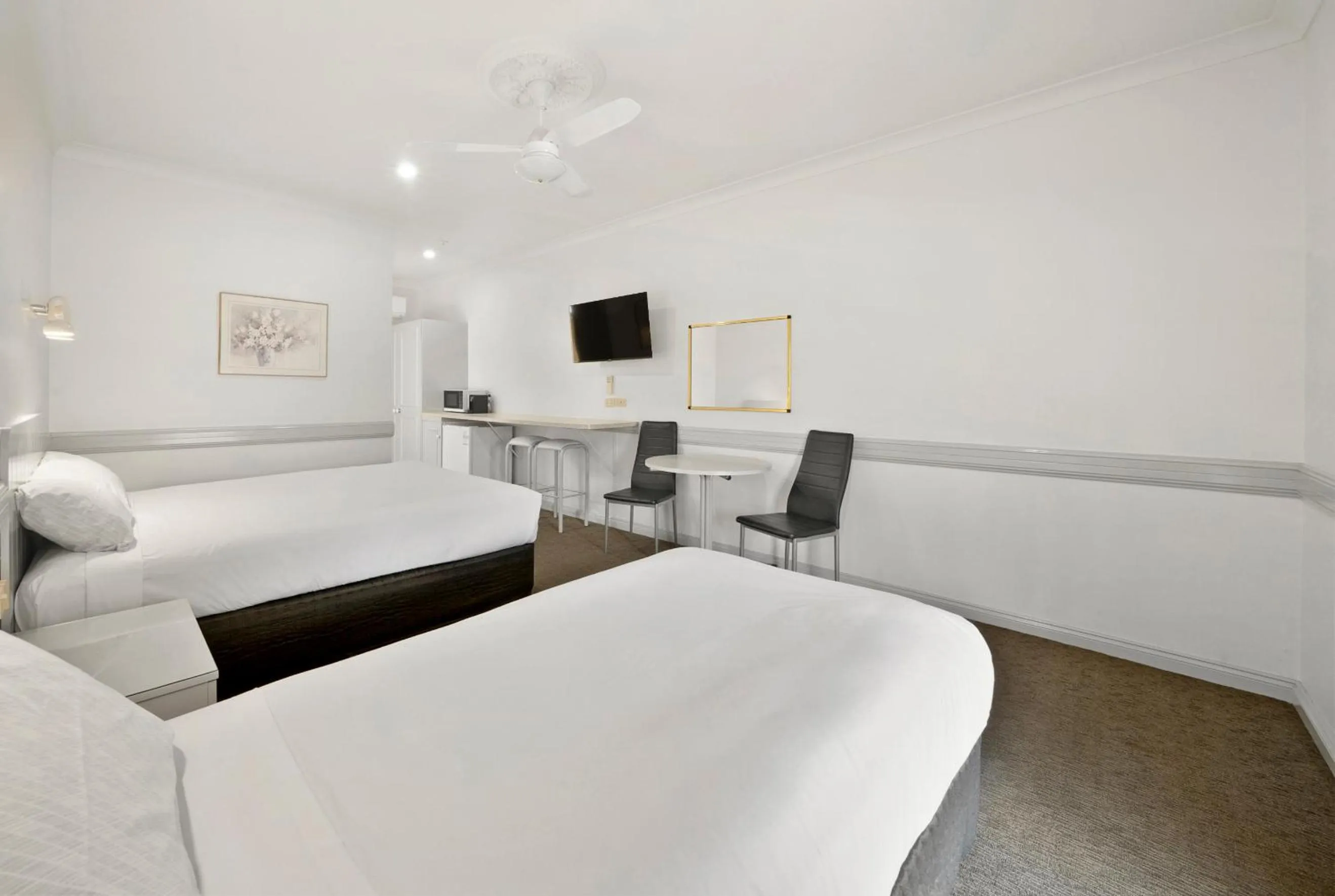 Bedroom in Centre Town Motel