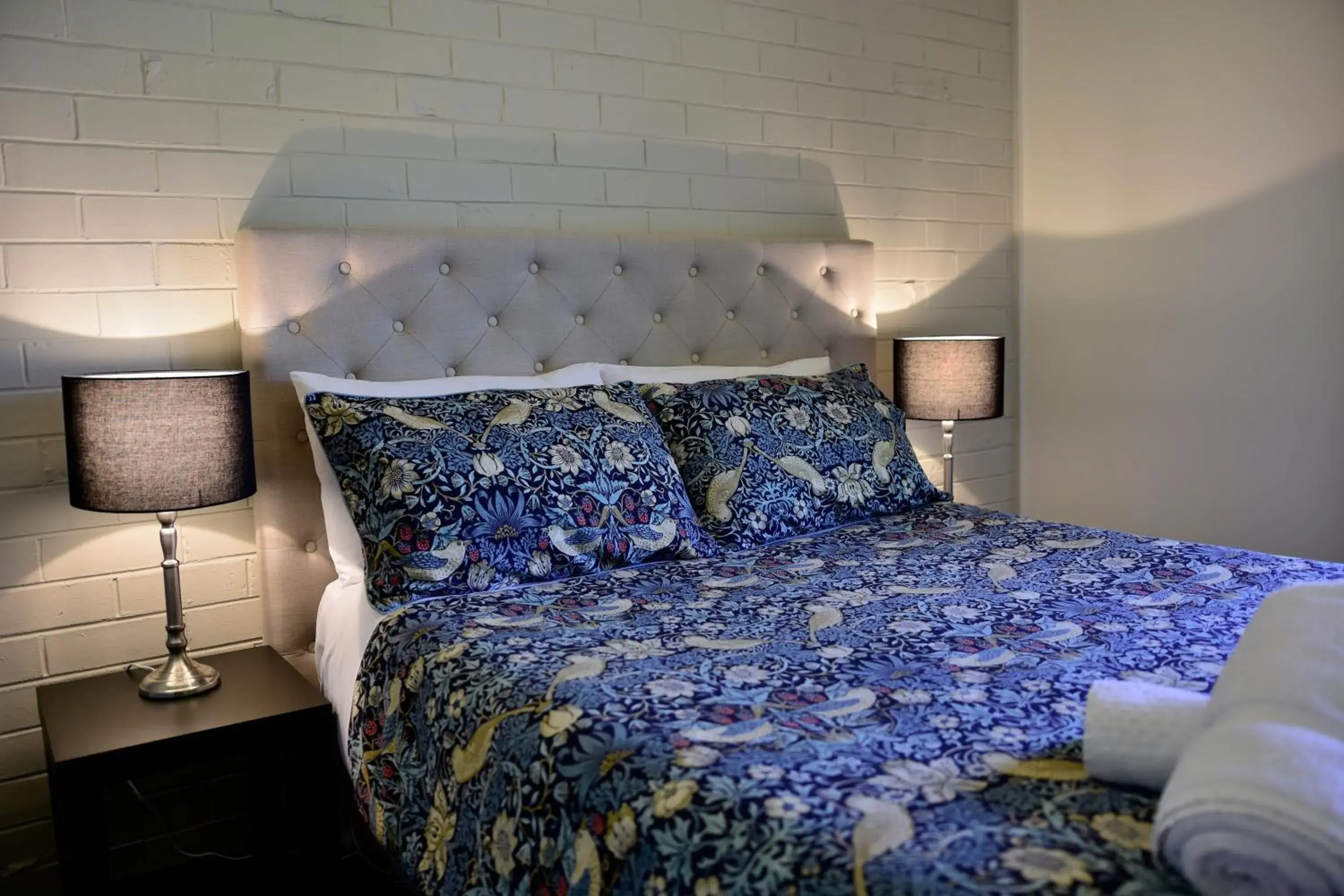 Bedroom, Bed in Halls Haven Holiday Units Bedroom, Bed in Halls Haven Holiday Units