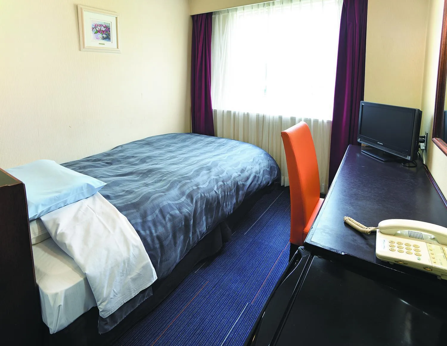 Bed in Bandai Silver Hotel