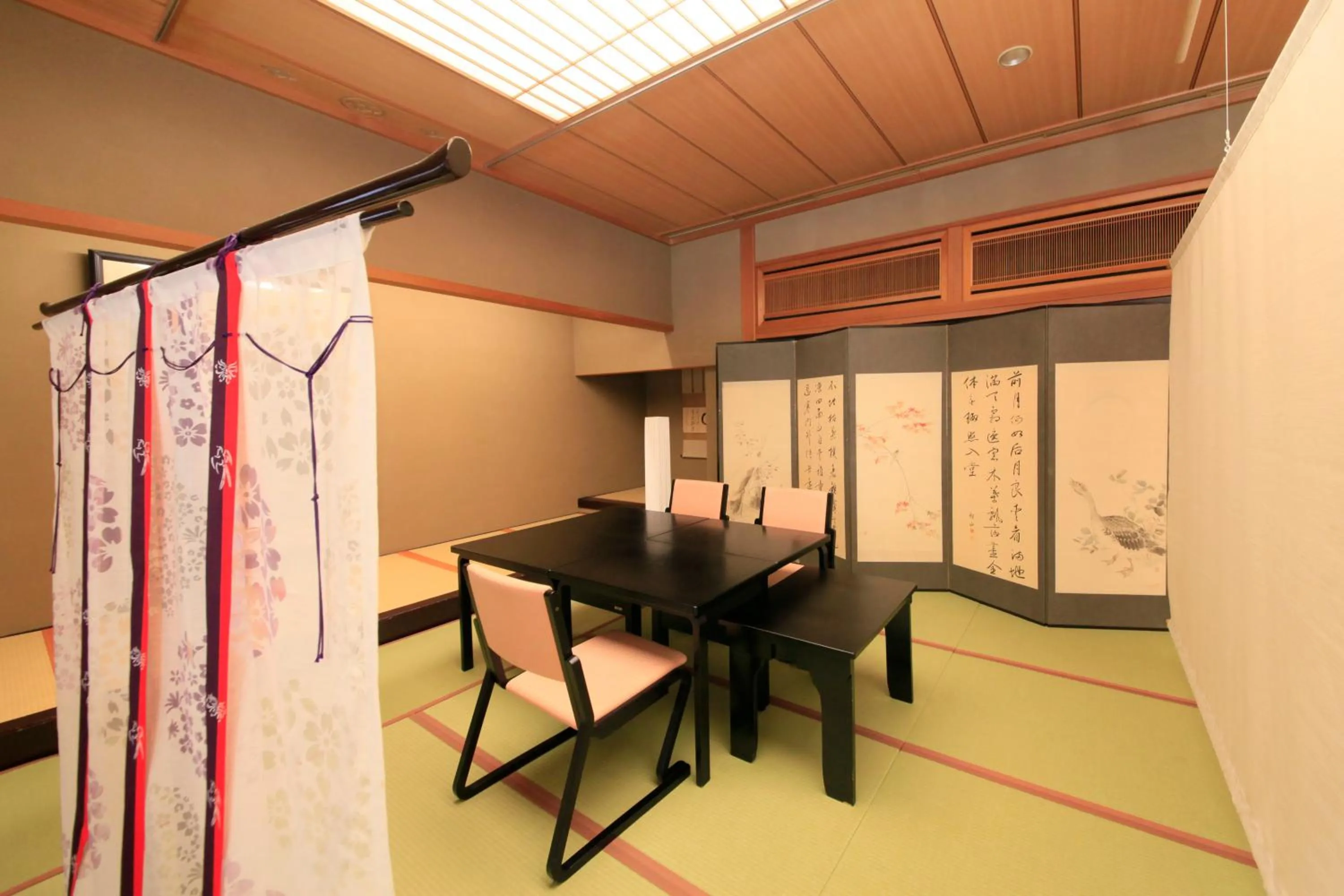 Dining area in Shikitei Morioka TsunagiOnsen