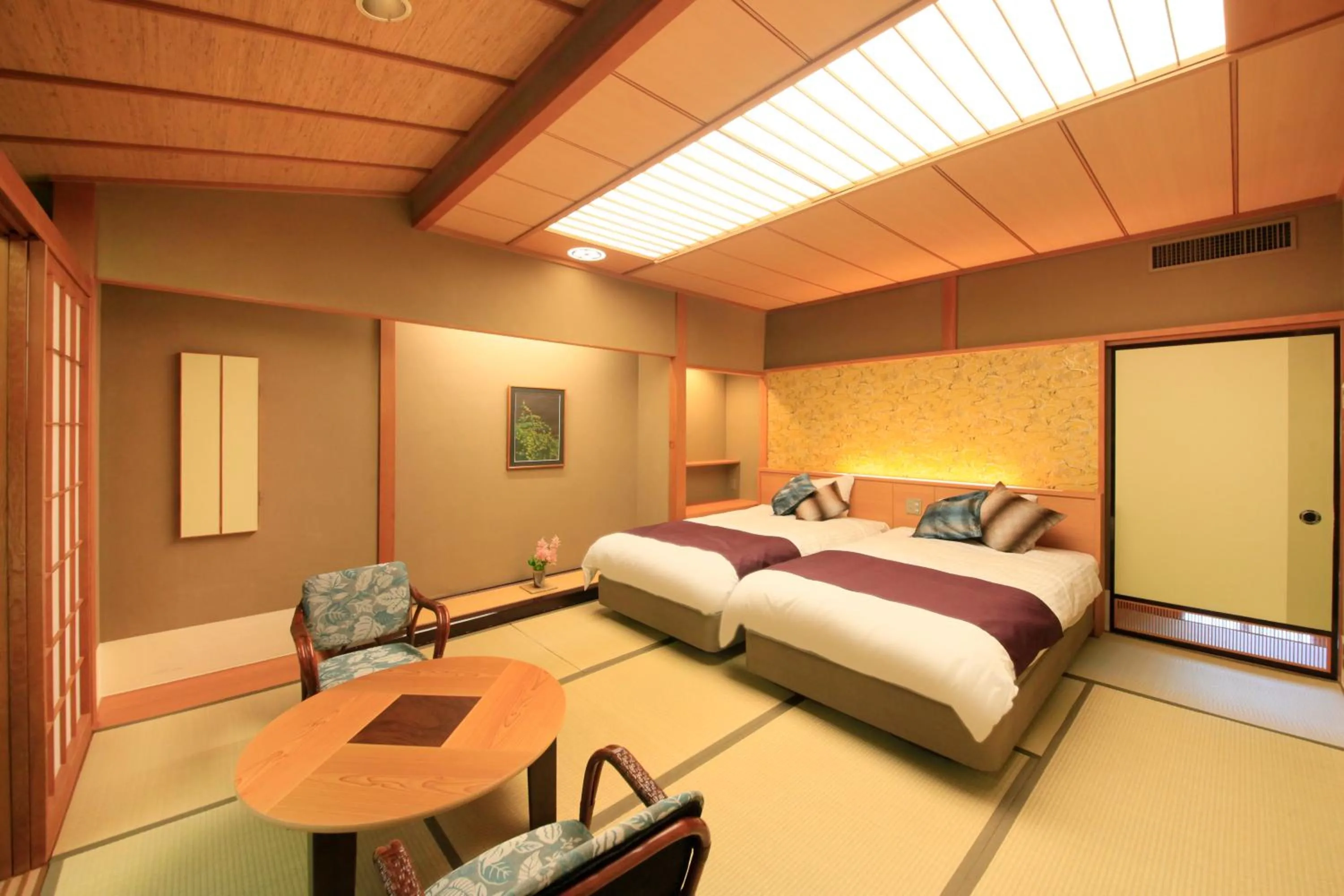 Photo of the whole room, Bed in Shikitei Morioka TsunagiOnsen