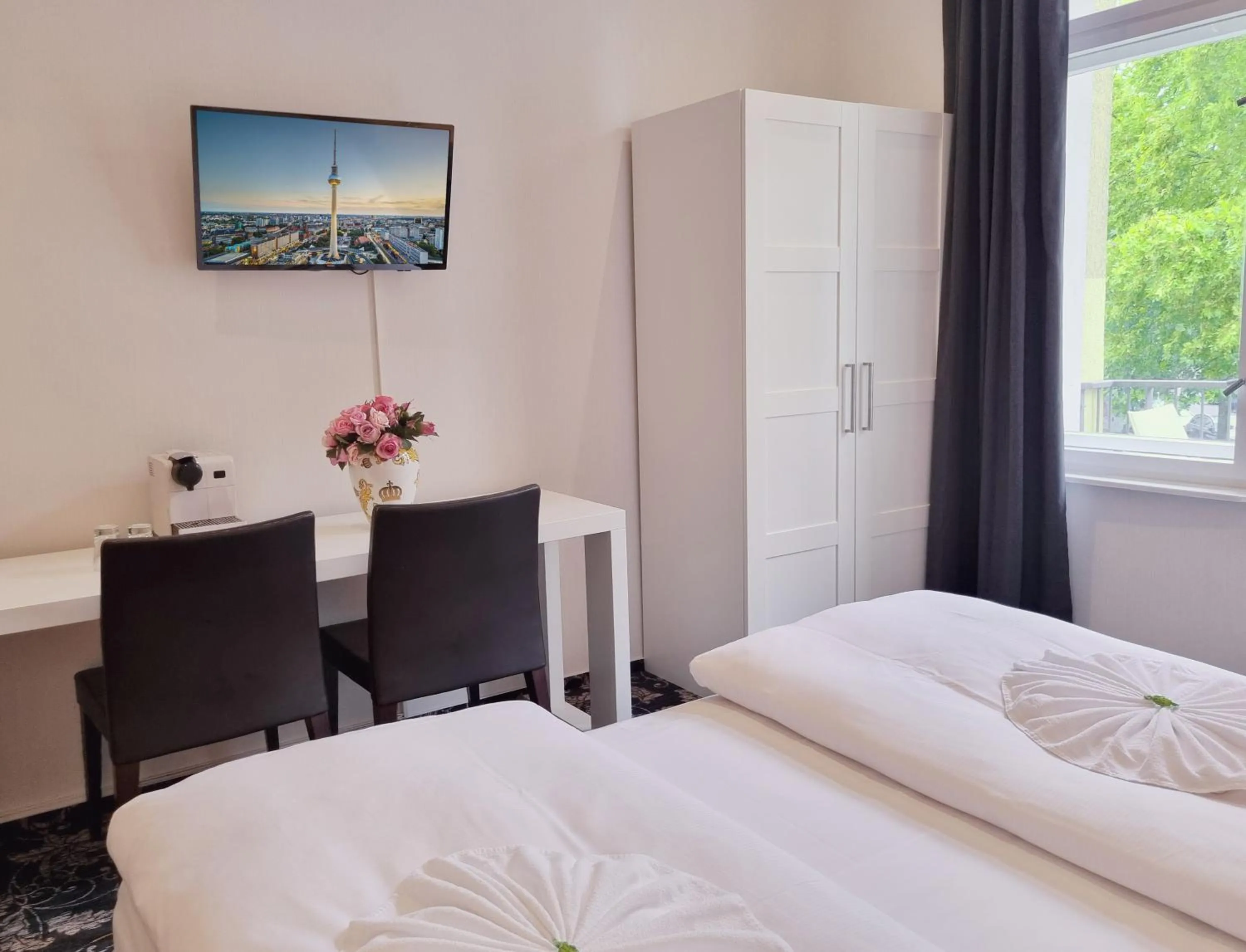 wardrobe, Bed in Hotel Gasteiner Hof