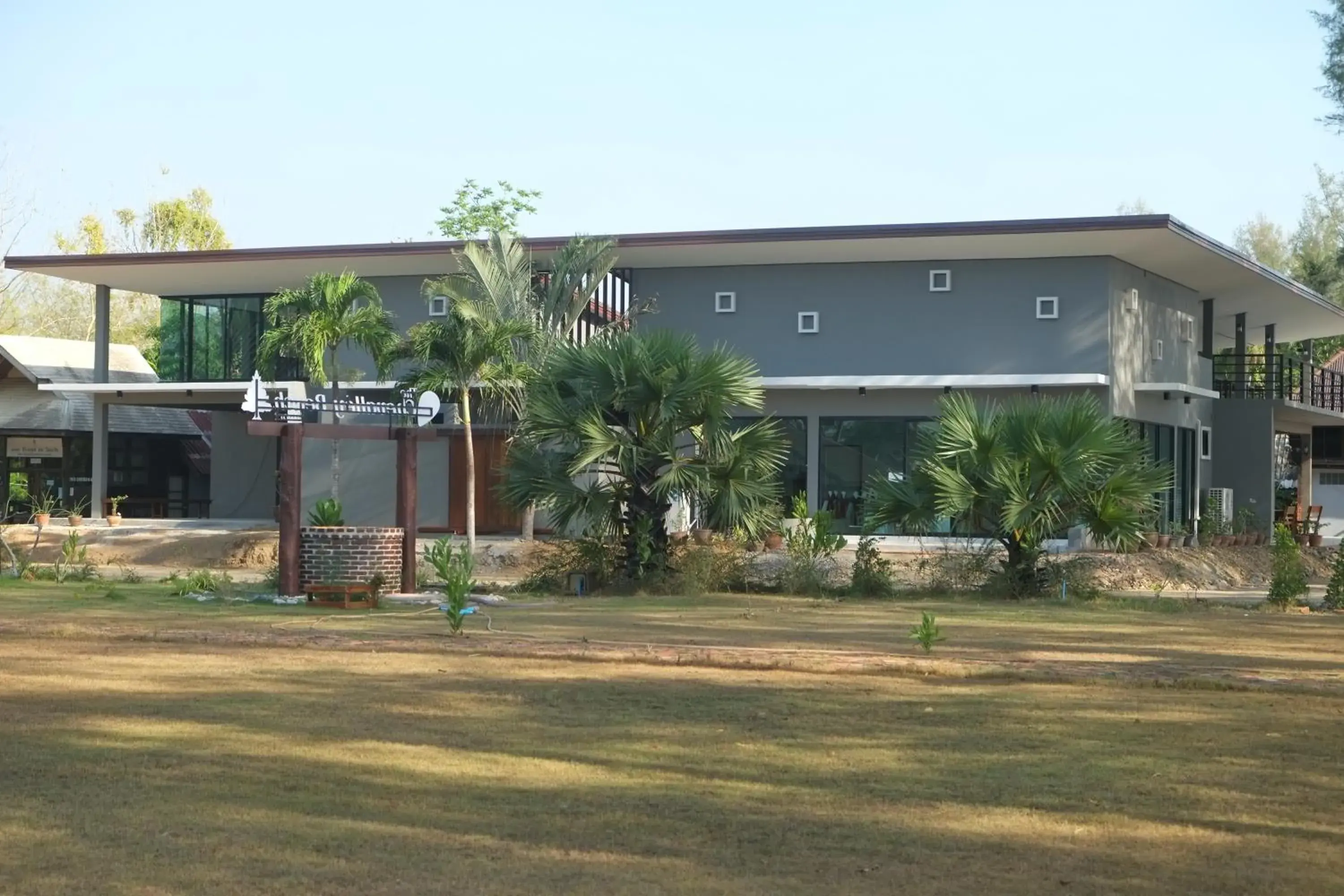 Restaurant/places to eat in The Chevalley Beach Resort Restaurant/places to eat in The Chevalley Beach Resort