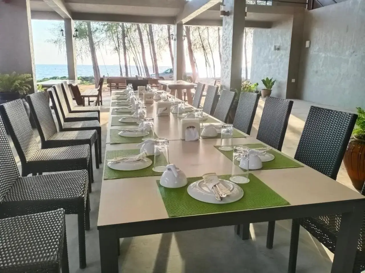 Restaurant/places to eat in The Chevalley Beach Resort Restaurant/places to eat in The Chevalley Beach Resort