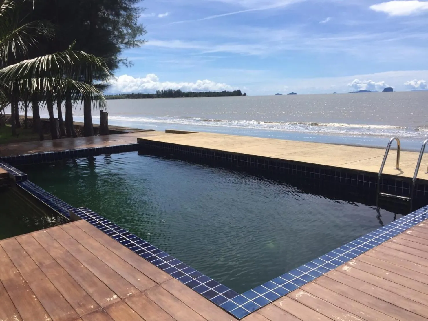 Swimming pool in The Chevalley Beach Resort