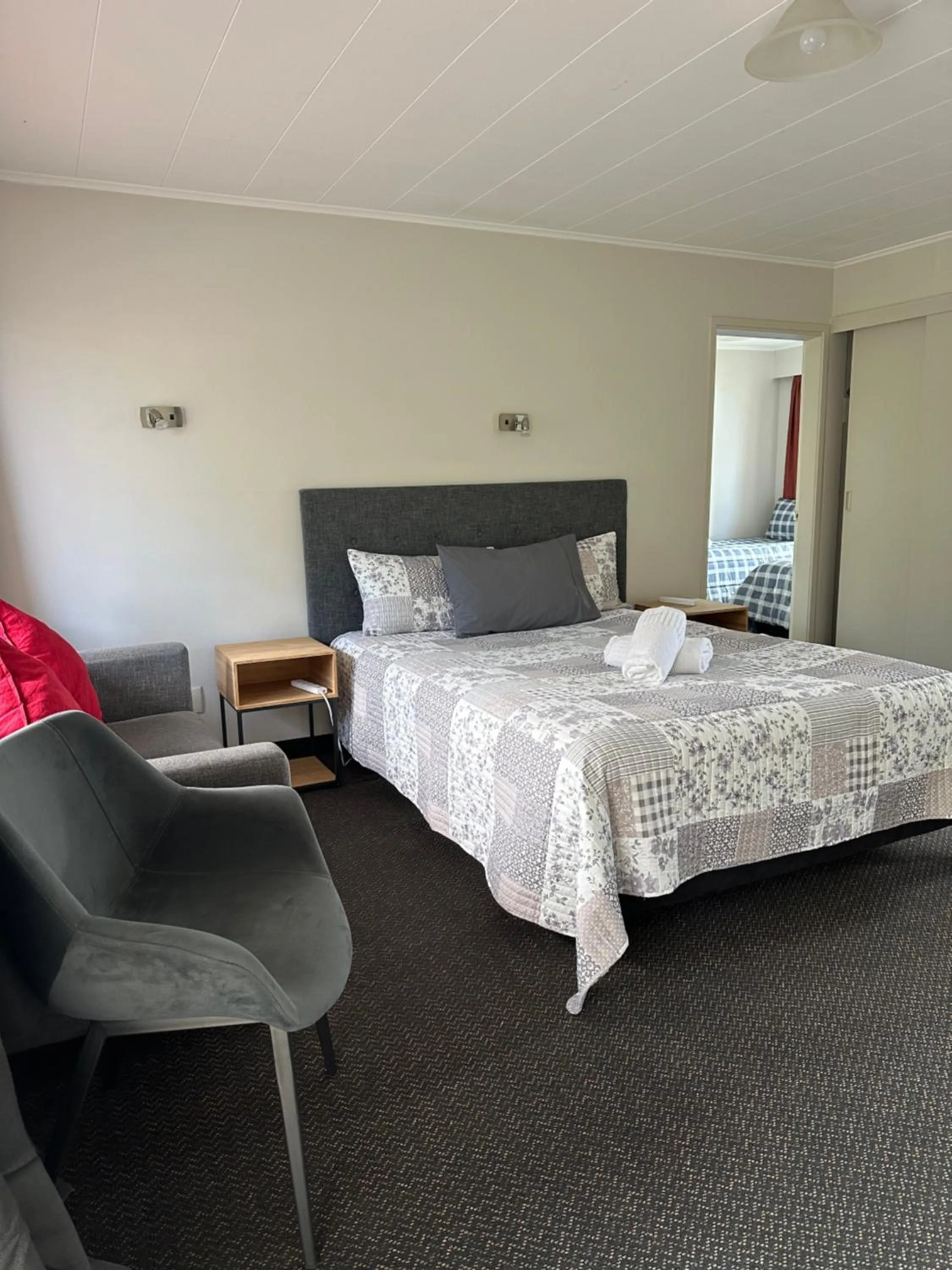 Bed in Cherylea Motel