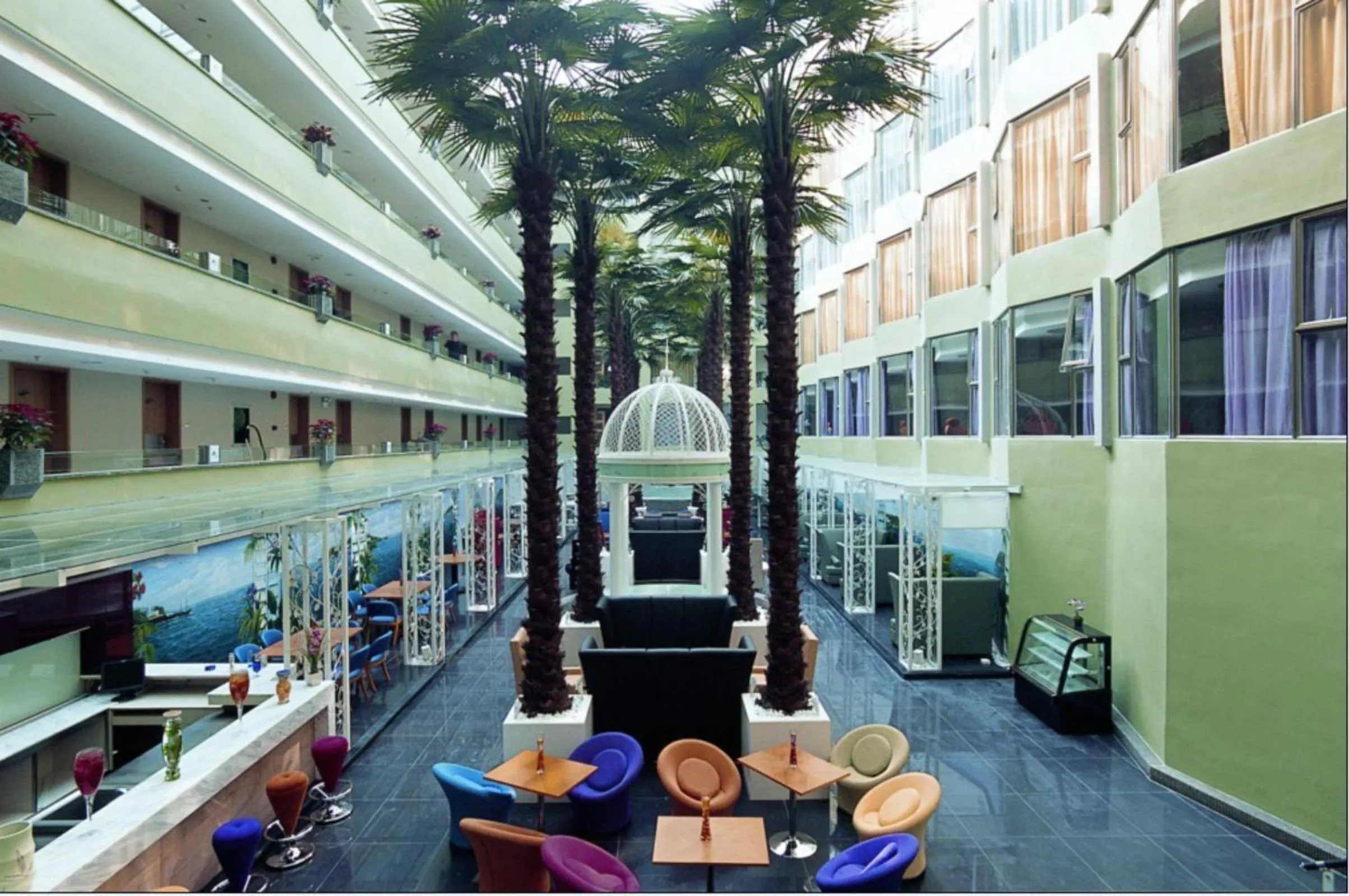 Restaurant/places to eat in Shanshui Trends Hotel - Huaqiangbei