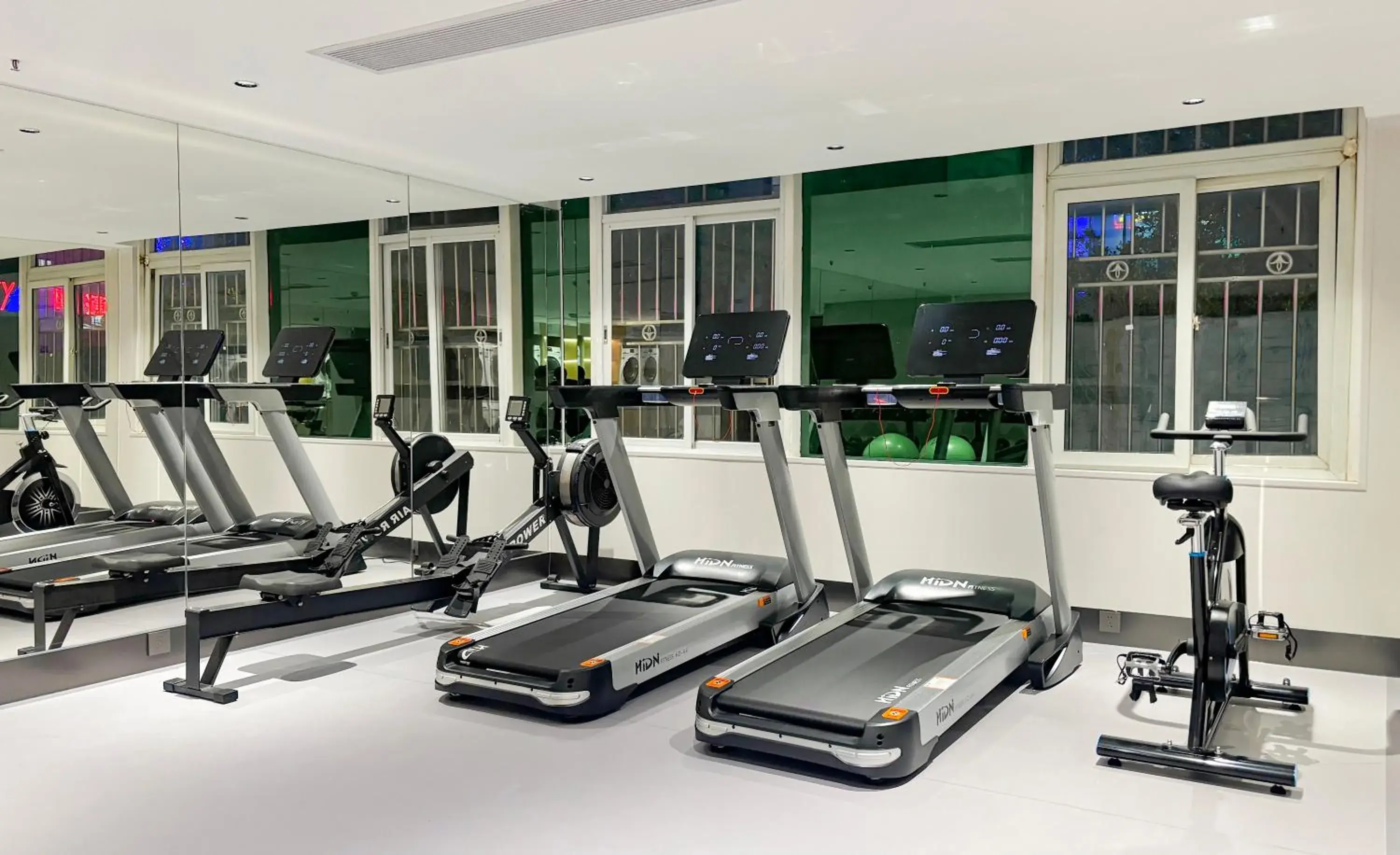 Fitness centre/facilities in Shanshui Trends Hotel - Huaqiangbei Fitness centre/facilities in Shanshui Trends Hotel - Huaqiangbei