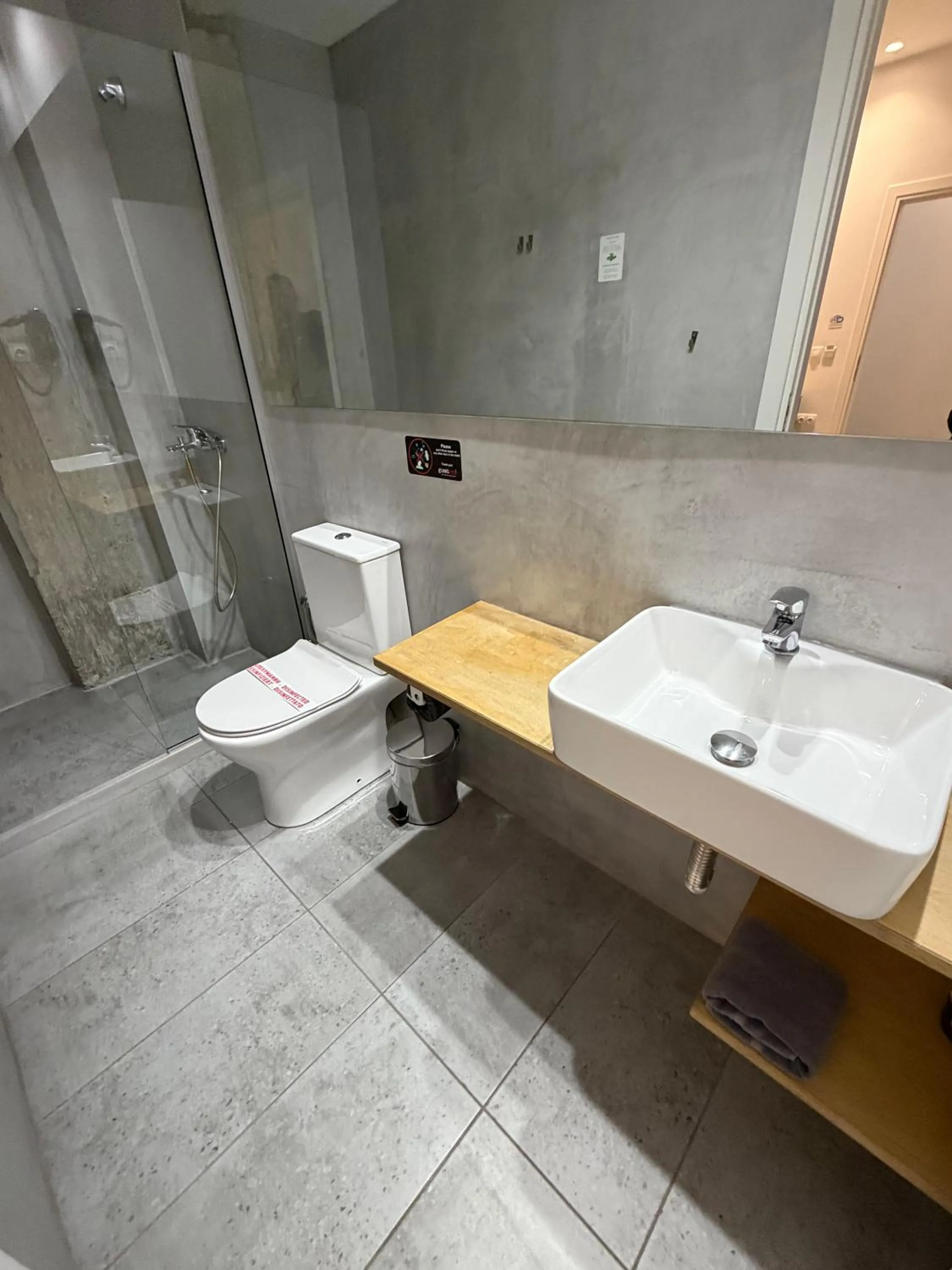 Bathroom in athensdot