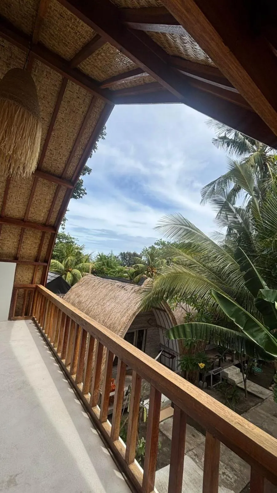 Star Bar and Bungalows