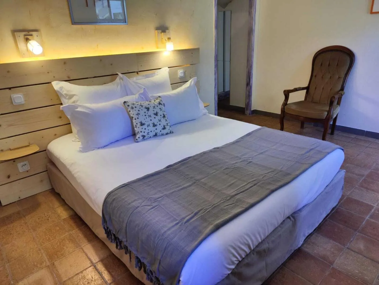 Bedroom, Bed in Le Mas des Laurels