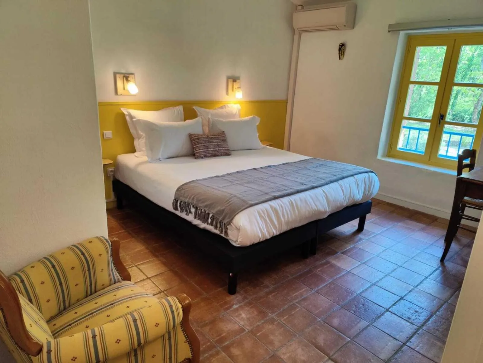 Bedroom, Bed in Le Mas des Laurels