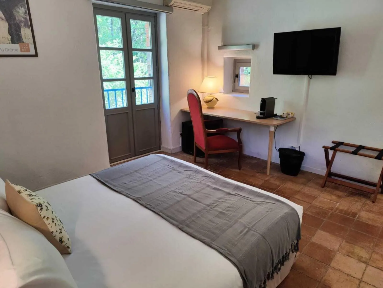 Bedroom, Bed in Le Mas des Laurels