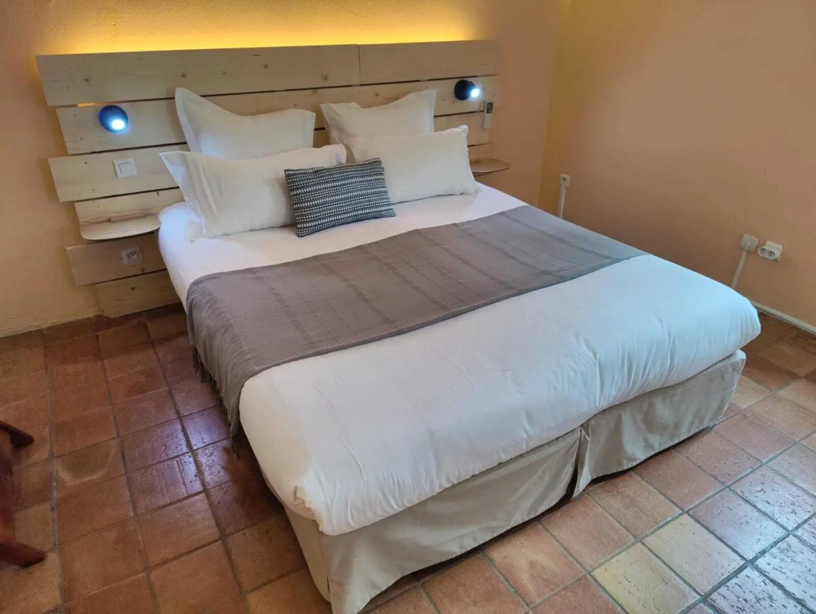 Bedroom, Bed in Le Mas des Laurels