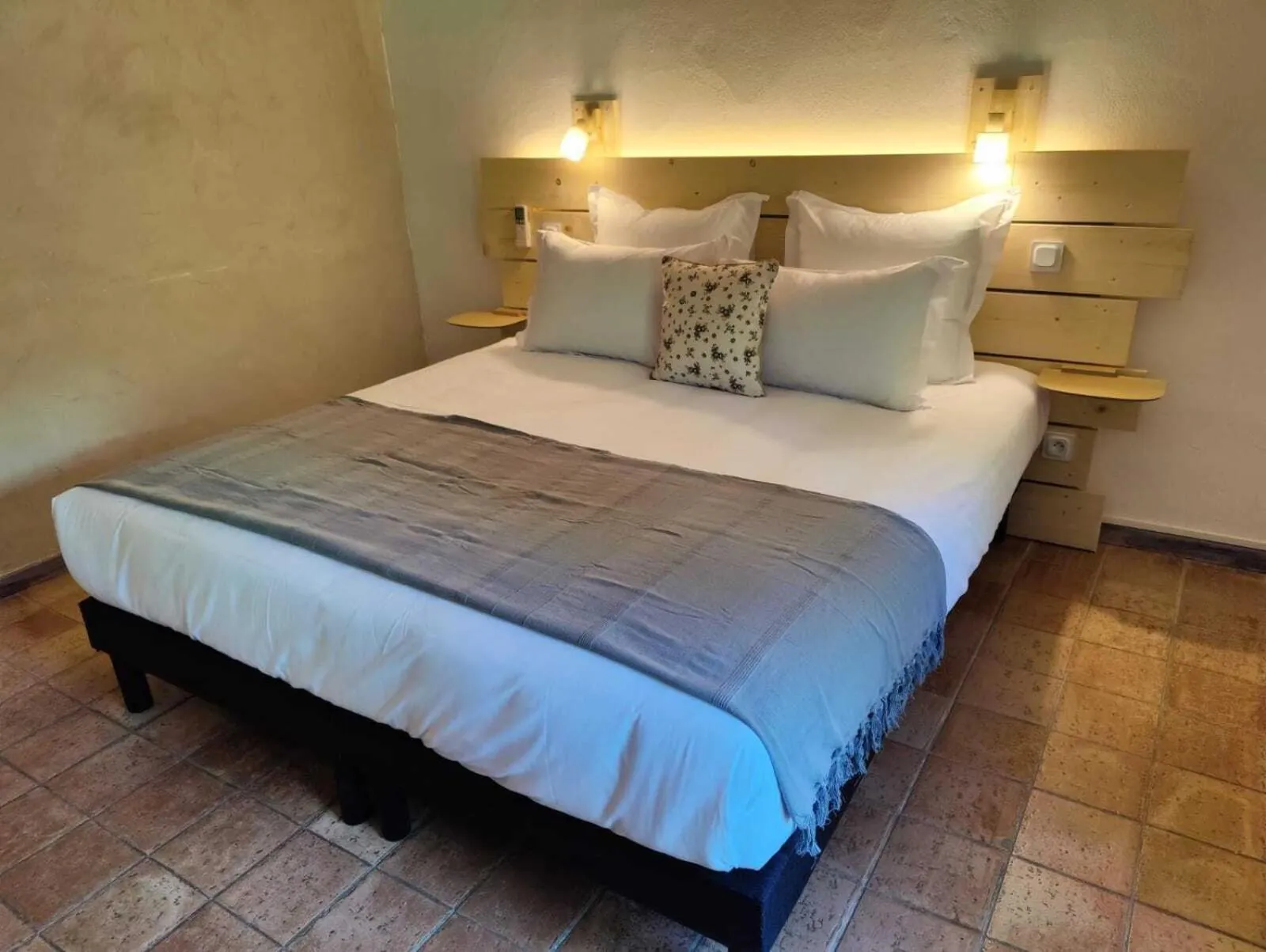 Bedroom, Bed in Le Mas des Laurels