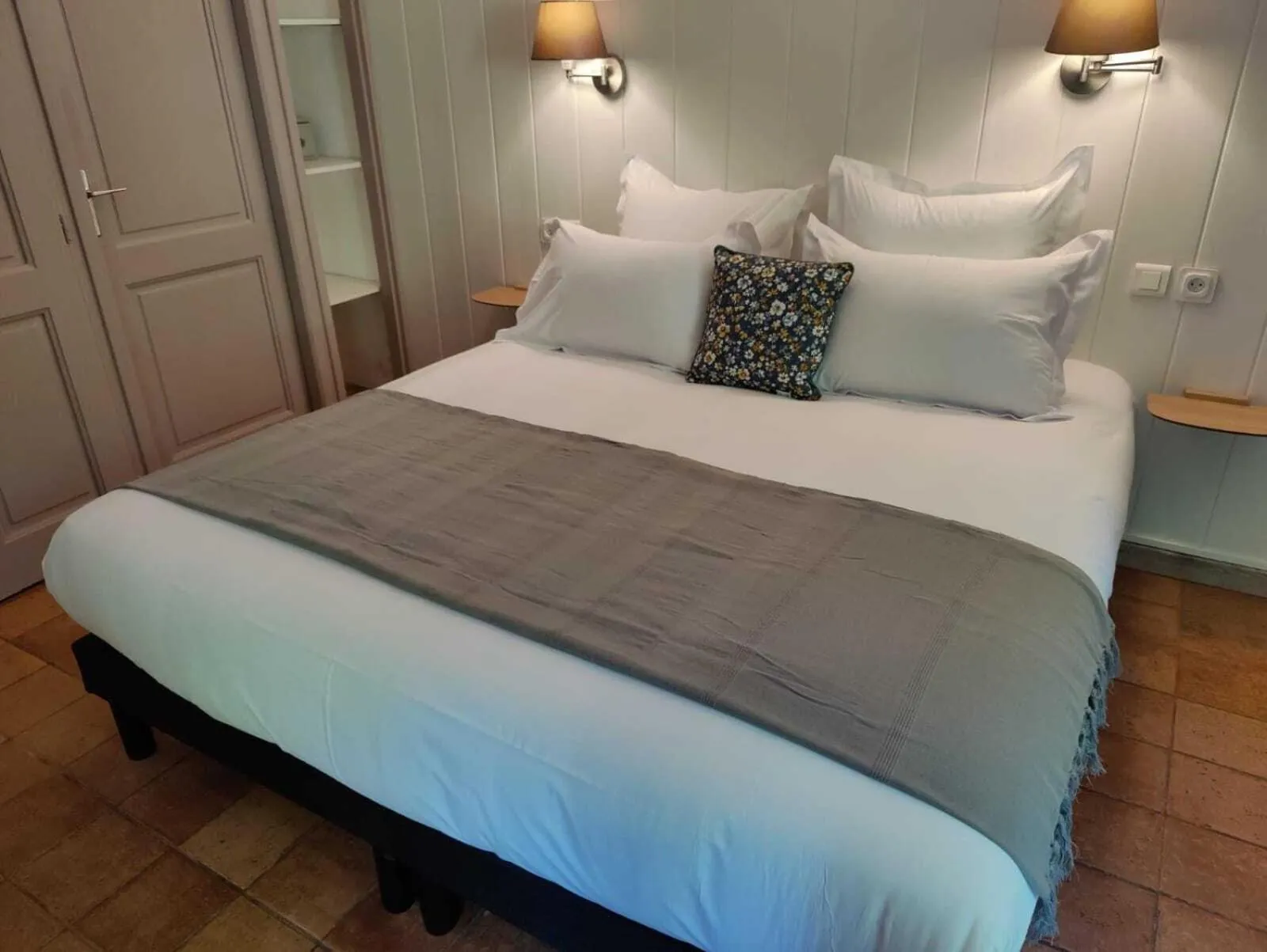 Bedroom, Bed in Le Mas des Laurels