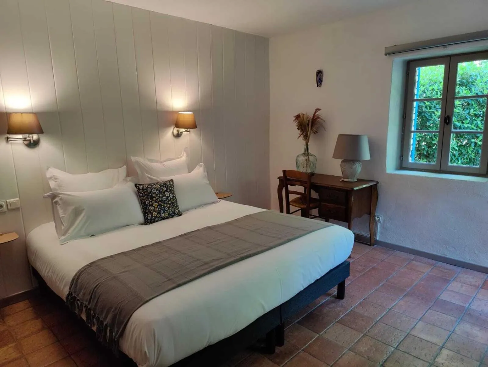 Bedroom, Bed in Le Mas des Laurels