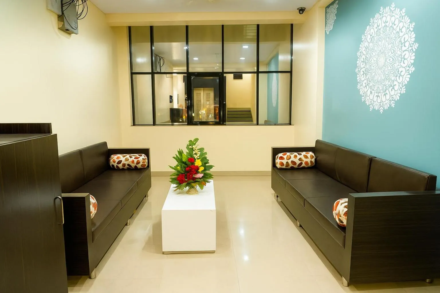 Seating area in Hotel Avon International