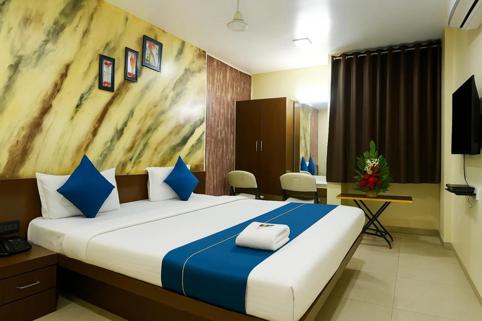 TV and multimedia, Bed in Hotel Avon International