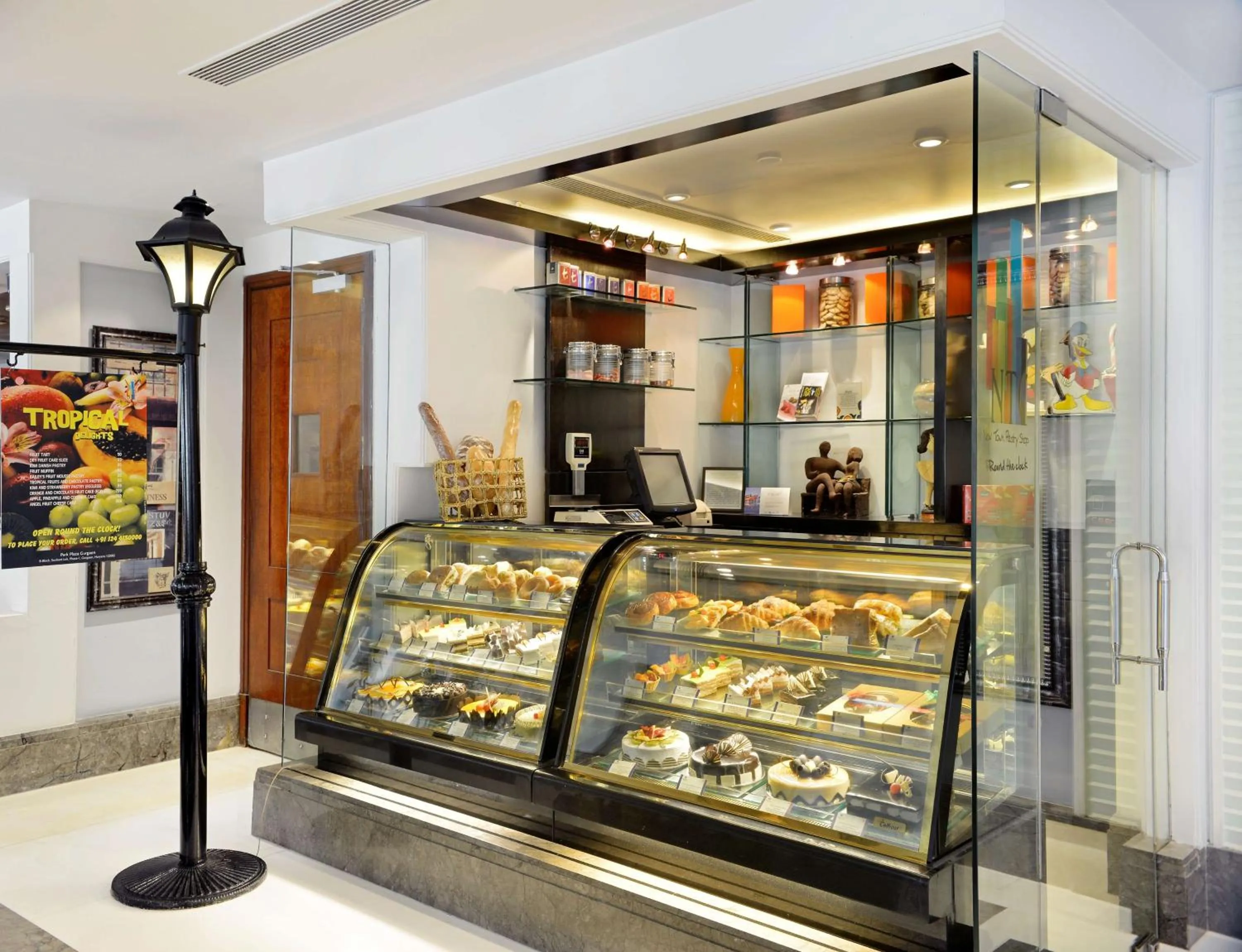 Restaurant/places to eat in Park Plaza Gurgaon