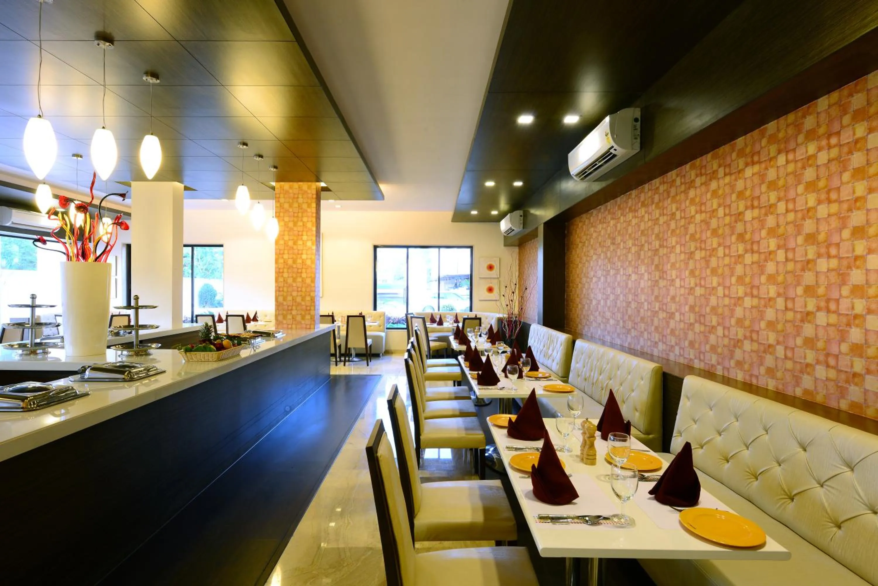 Restaurant/places to eat in JC Castle