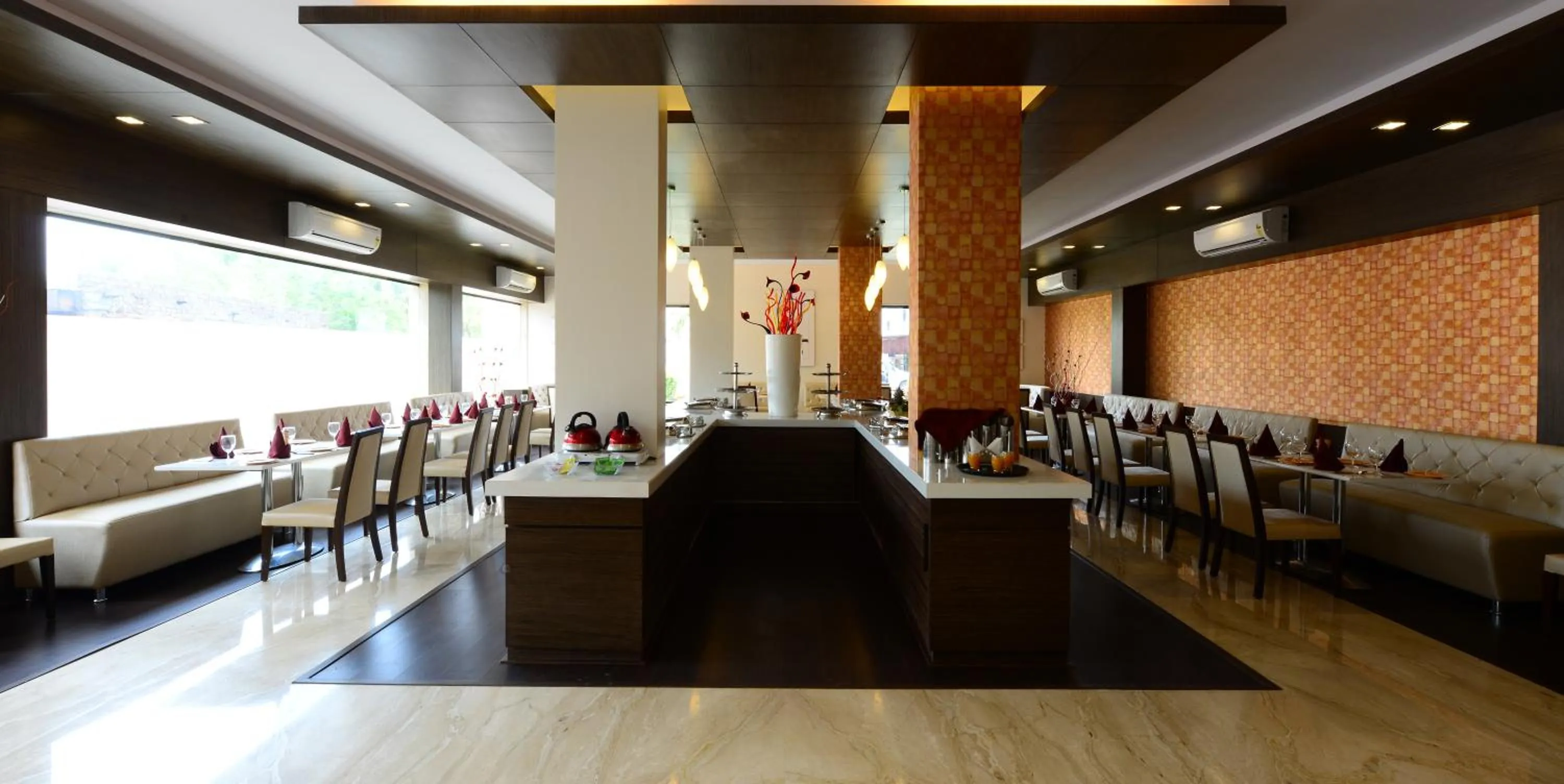 Restaurant/places to eat in JC Castle