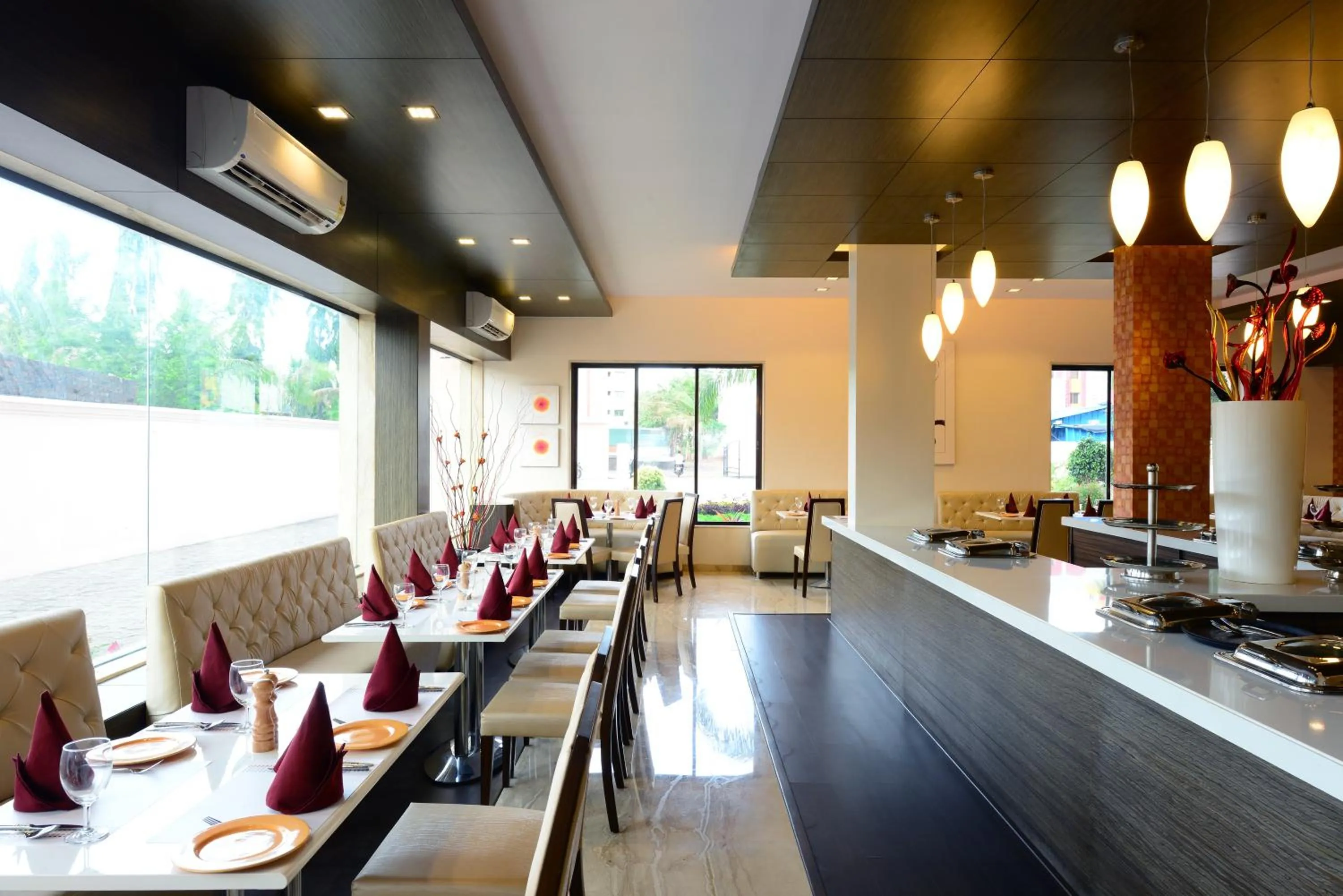 Restaurant/places to eat in JC Castle