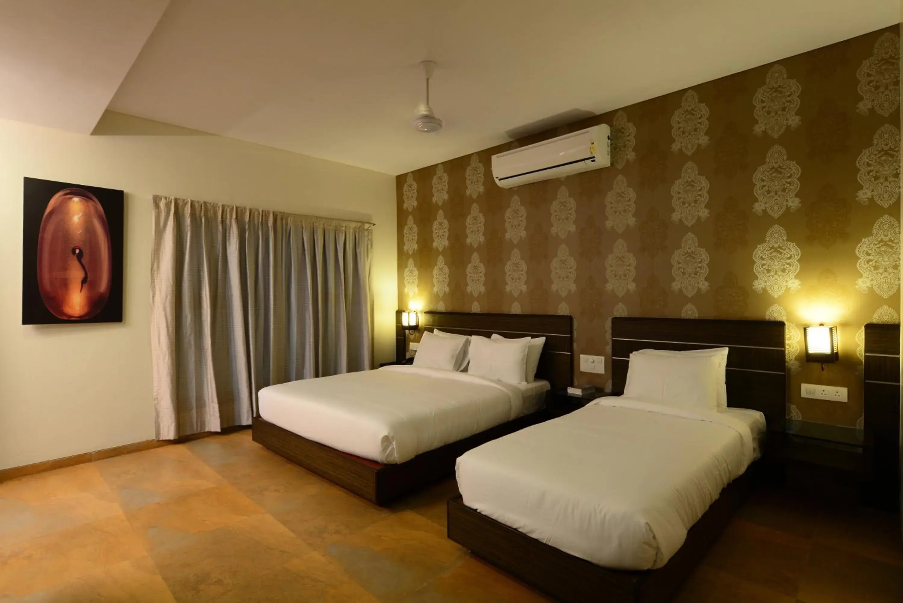 Classic Family Room with Free Temple Pick up and Drop in JC Castle Classic Family Room with Free Temple Pick up and Drop in JC Castle