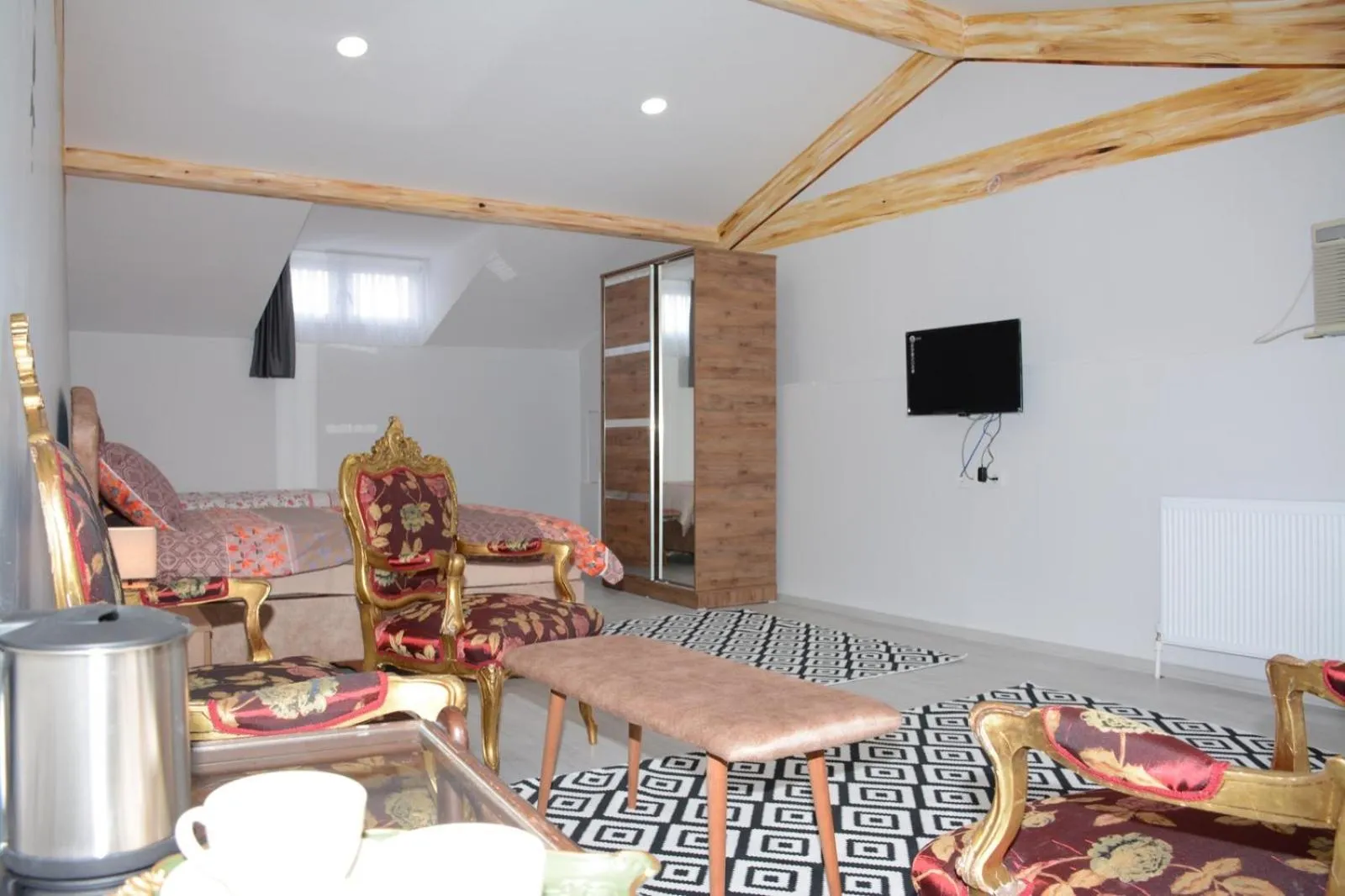 Decorative detail in Taksim Square-La Casa Home Concept