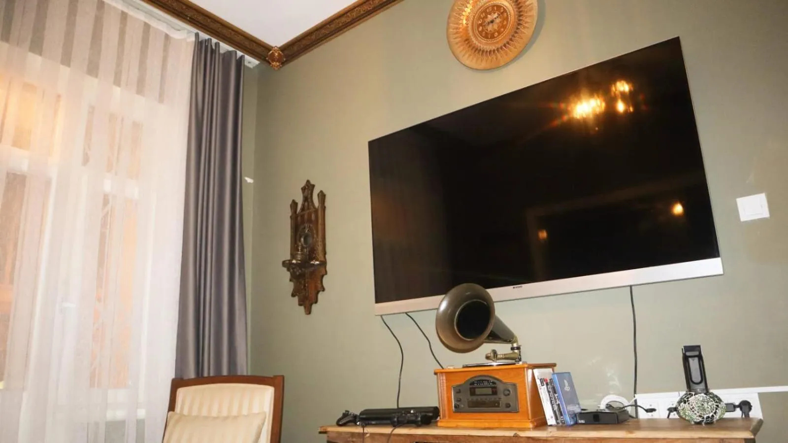 Taksim Square-La Casa Home Concept