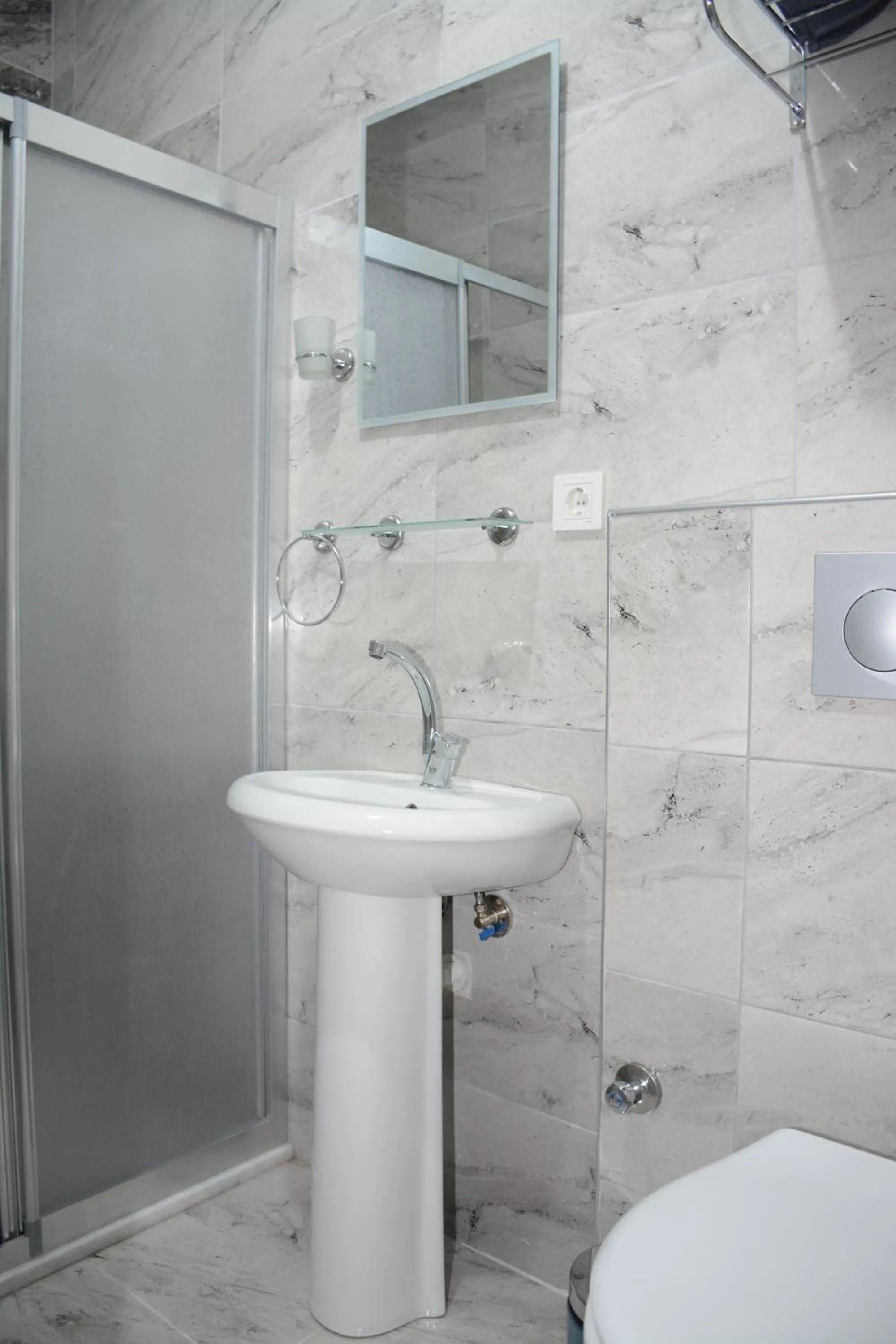 Shower in Taksim Square-La Casa Home Concept