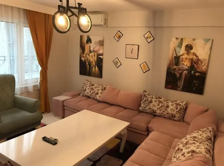 Taksim Square-La Casa Home Concept