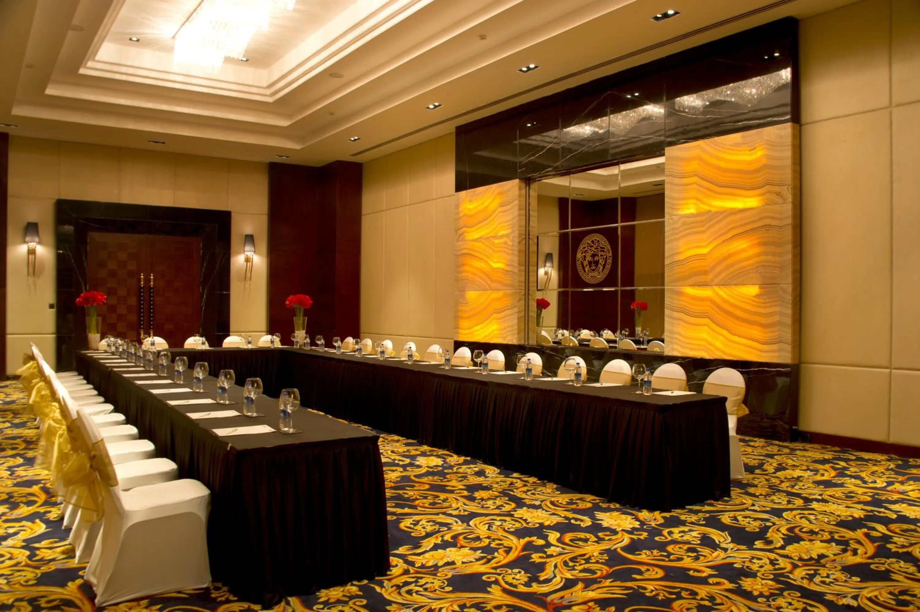 Business facilities in Della Resorts