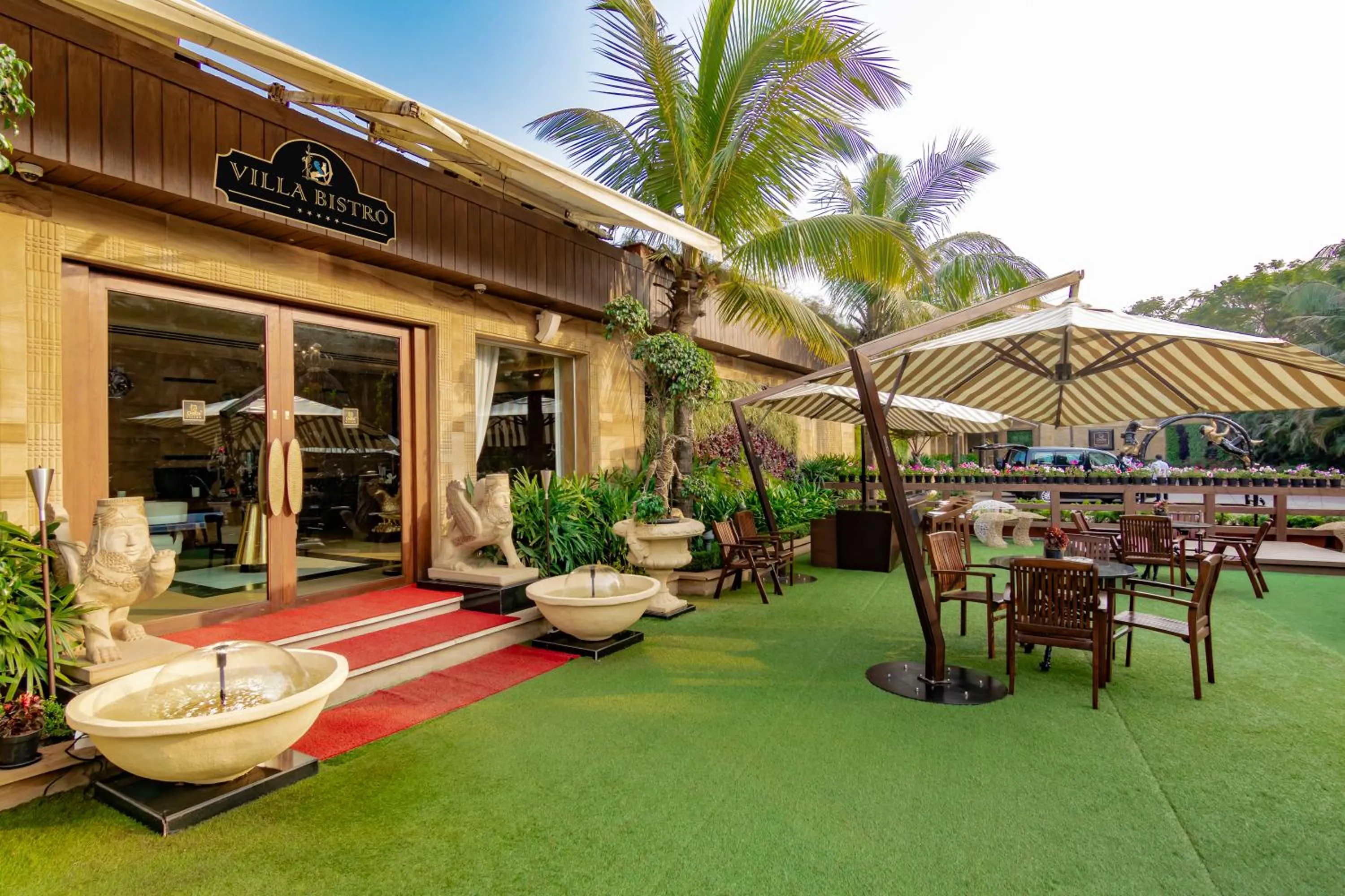 Restaurant/places to eat in Della Resorts