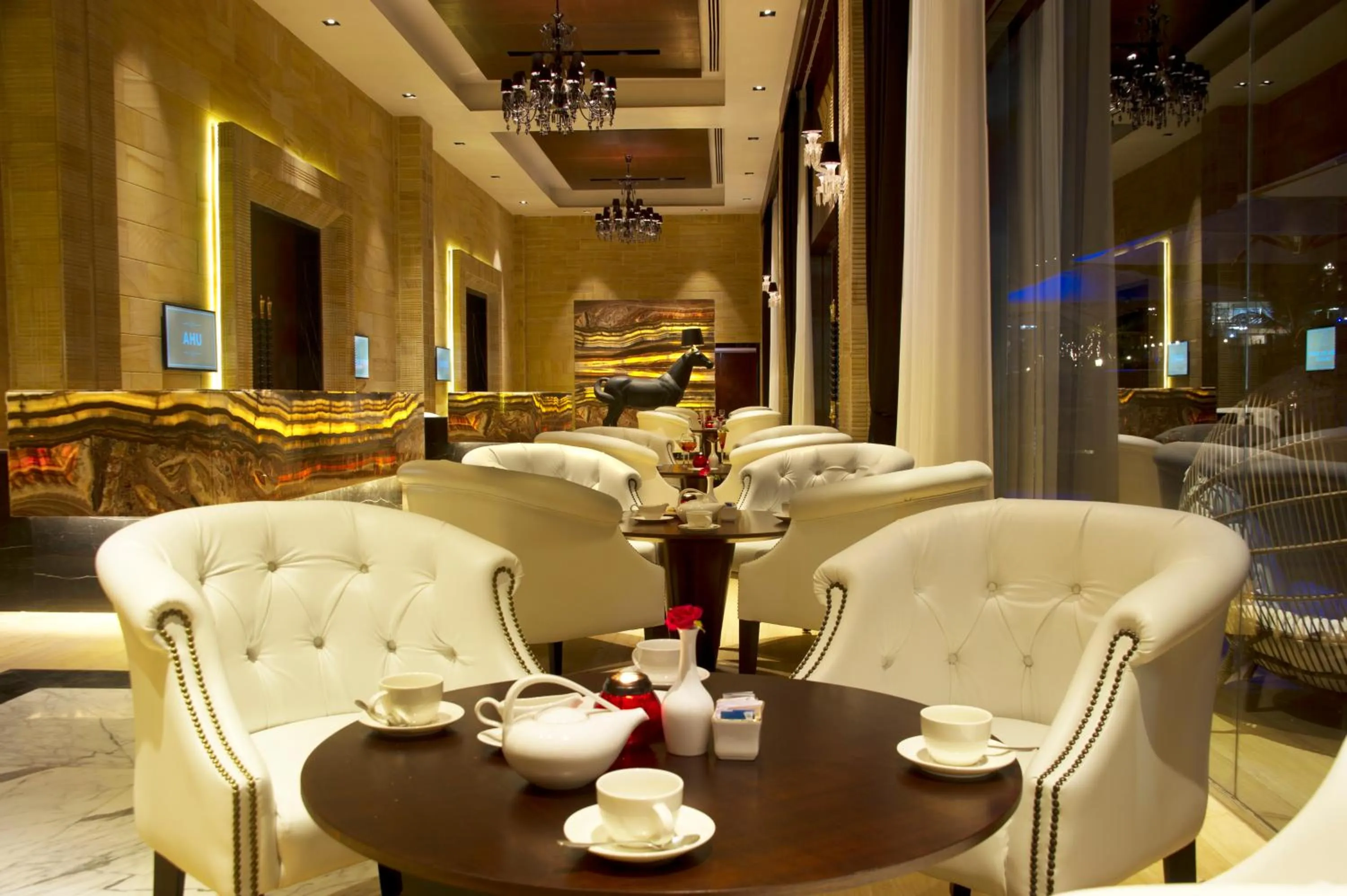 Restaurant/places to eat in Della Resorts