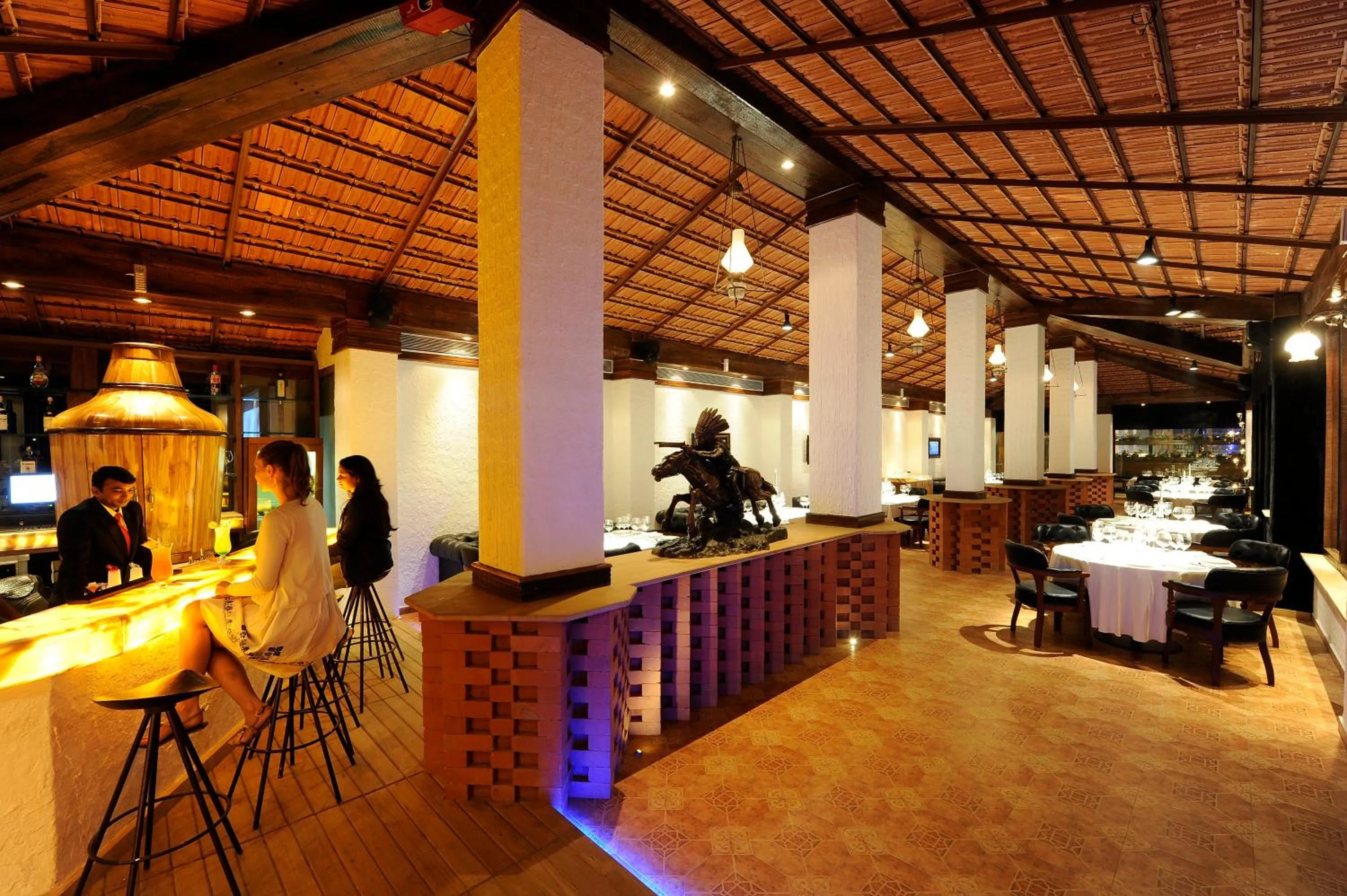 Lounge or bar in Della Resorts