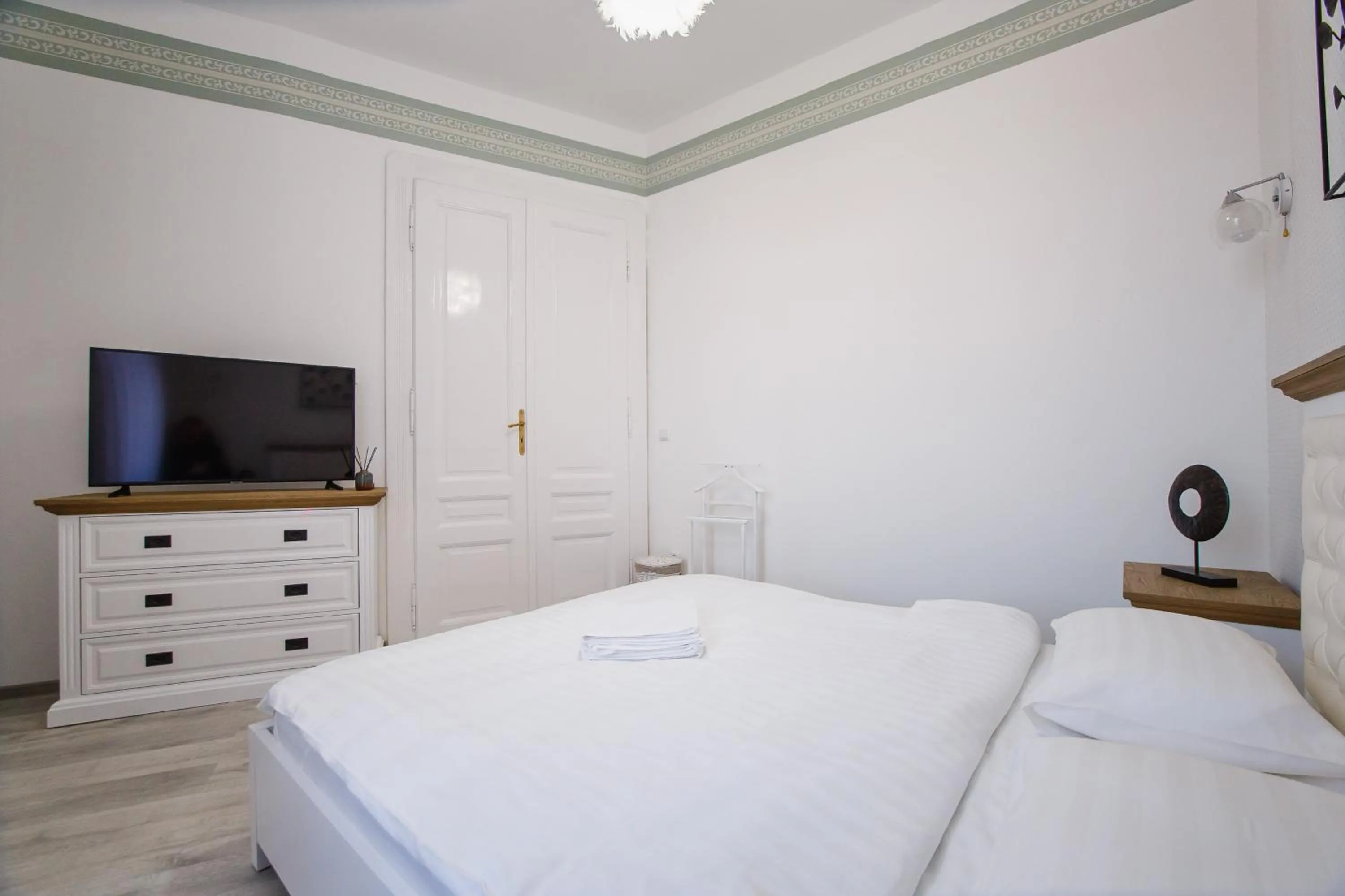Bed in Wonderful 2 bedroom Central Apartment