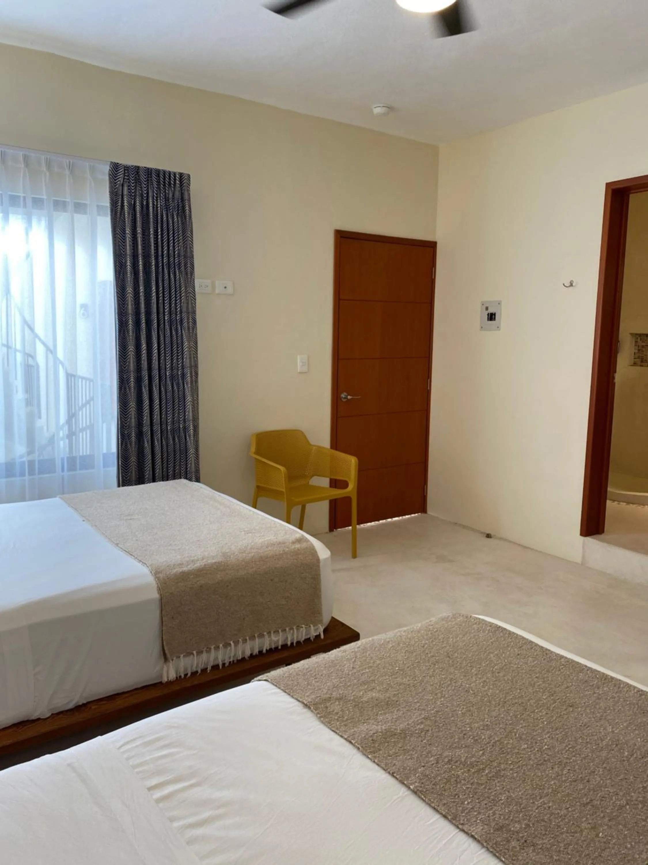 Photo of the whole room, Bed in AURORA