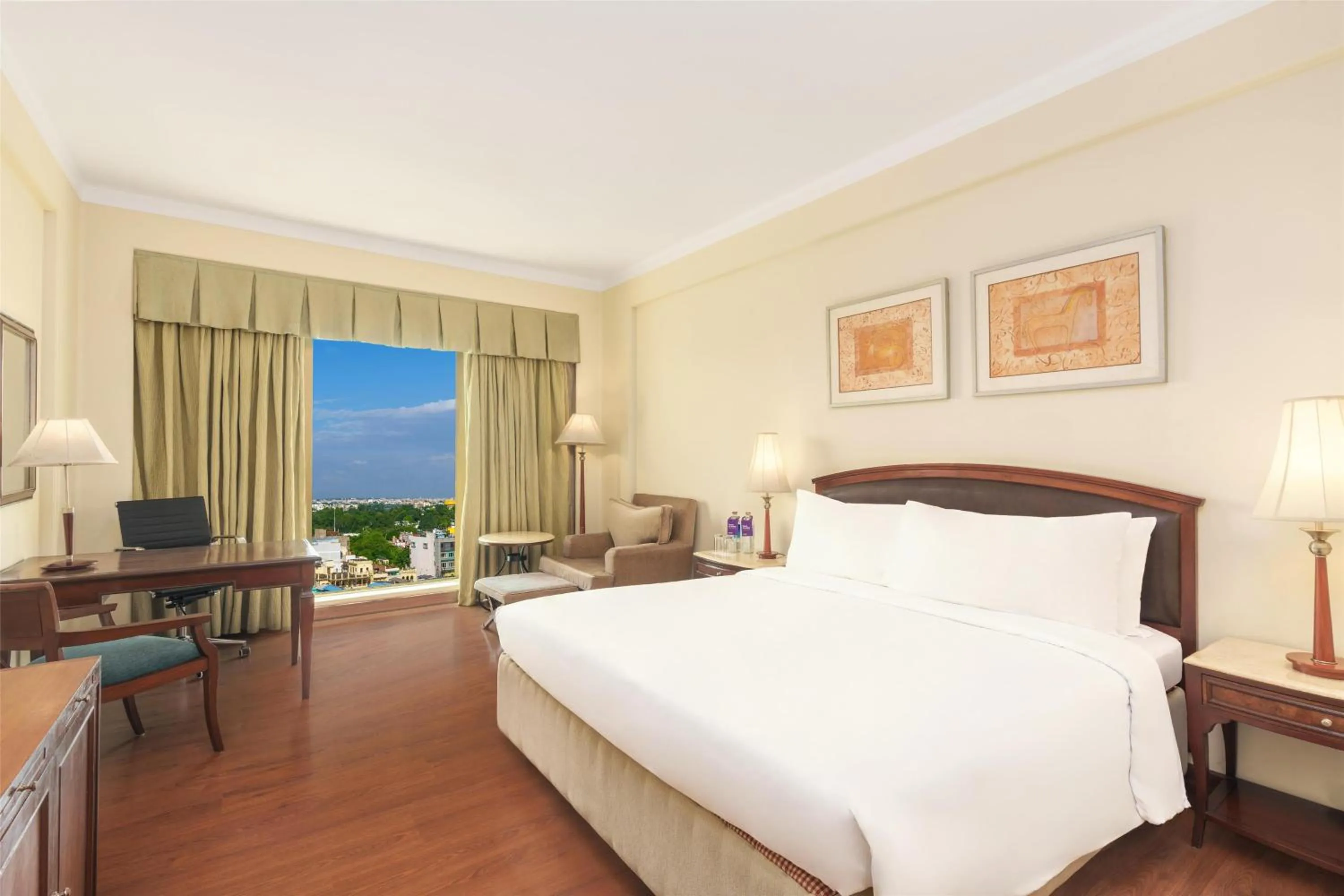 Bedroom, Bed in Radisson Hotel Varanasi